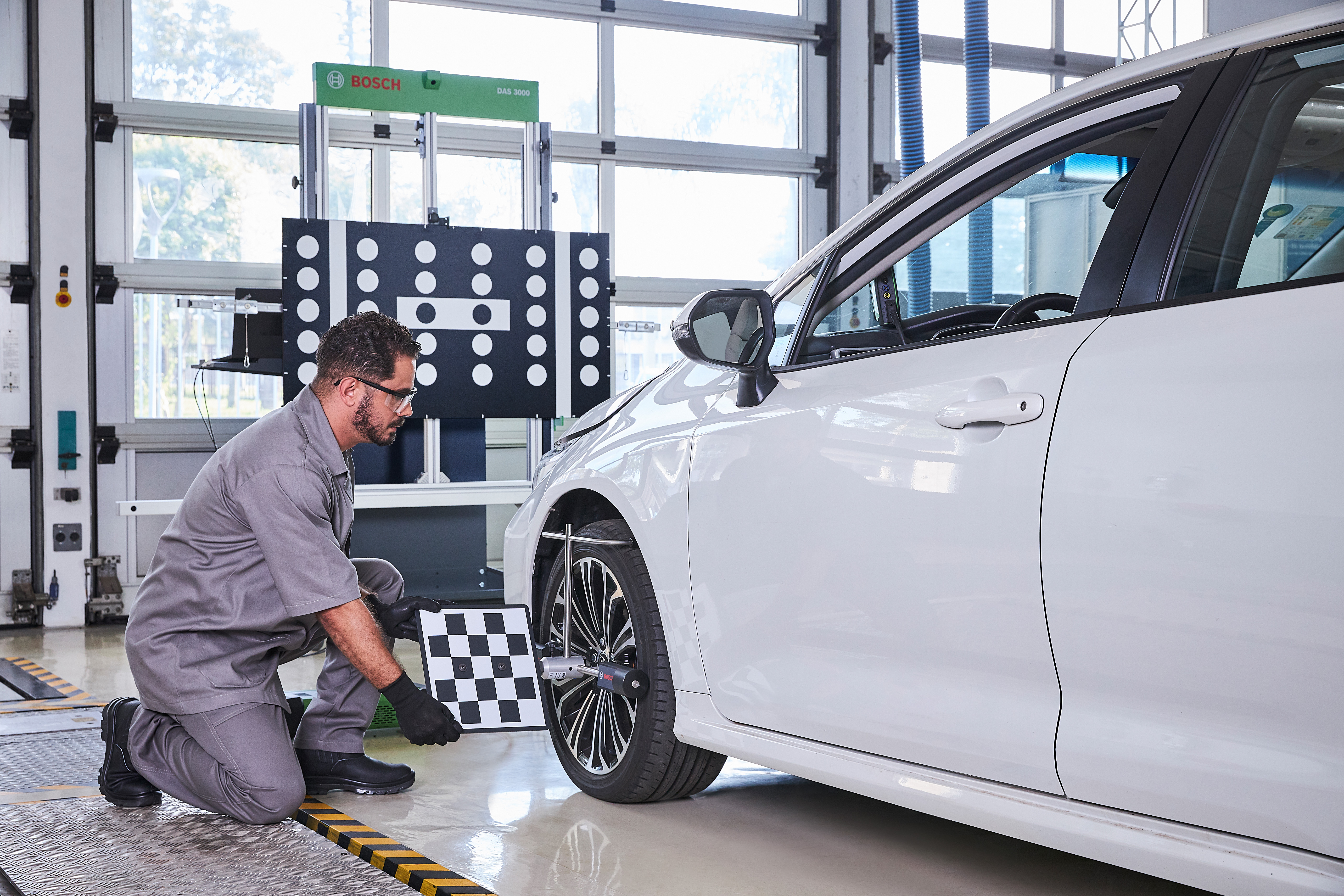 Diversas oficinas da rede Bosch Service já oferecem este tipo de serviço,  ampliando o acesso a reparos especializados