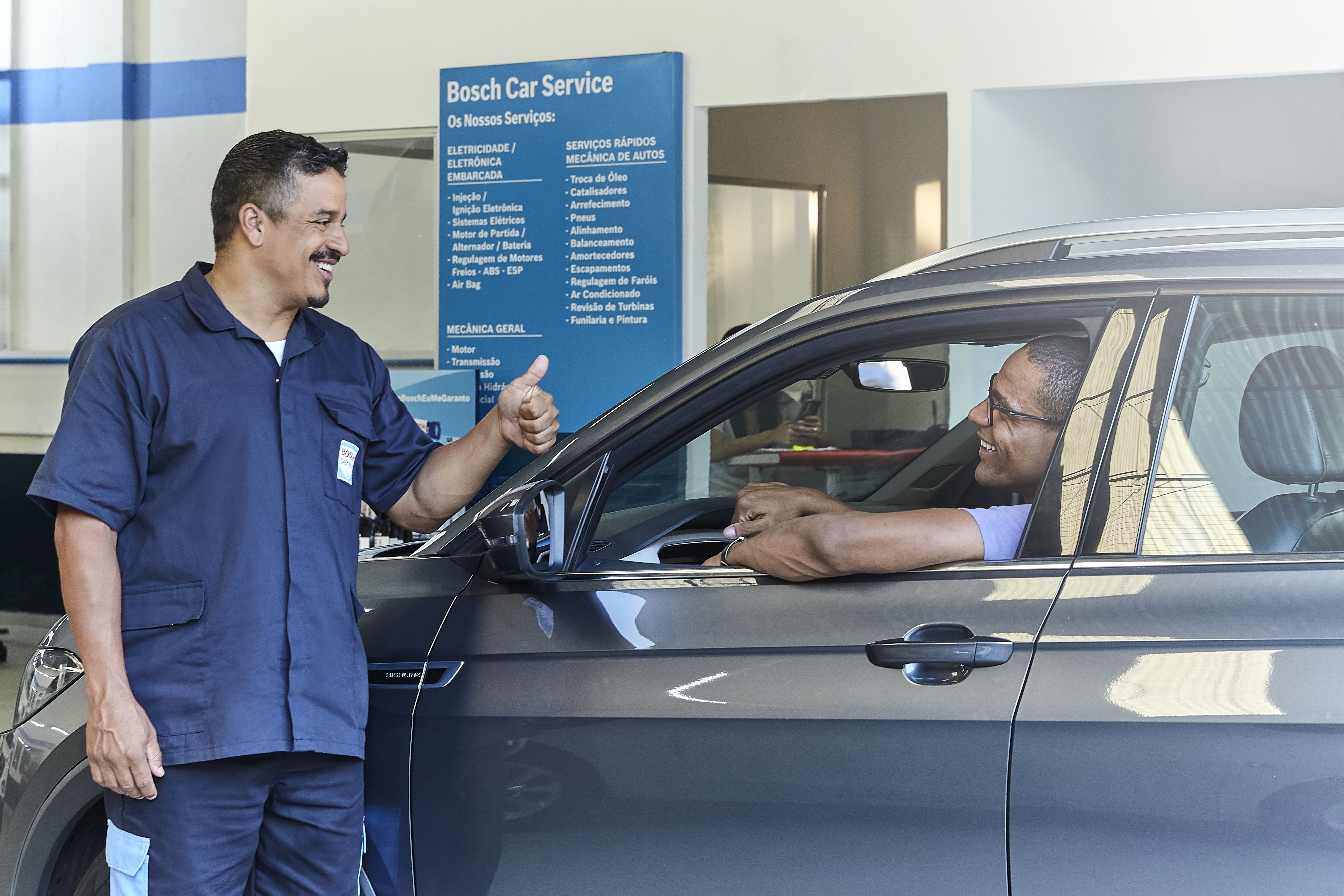 A revisão pode ser feita na Rede Bosch Car Service, a maior rede de oficinas do mundo 