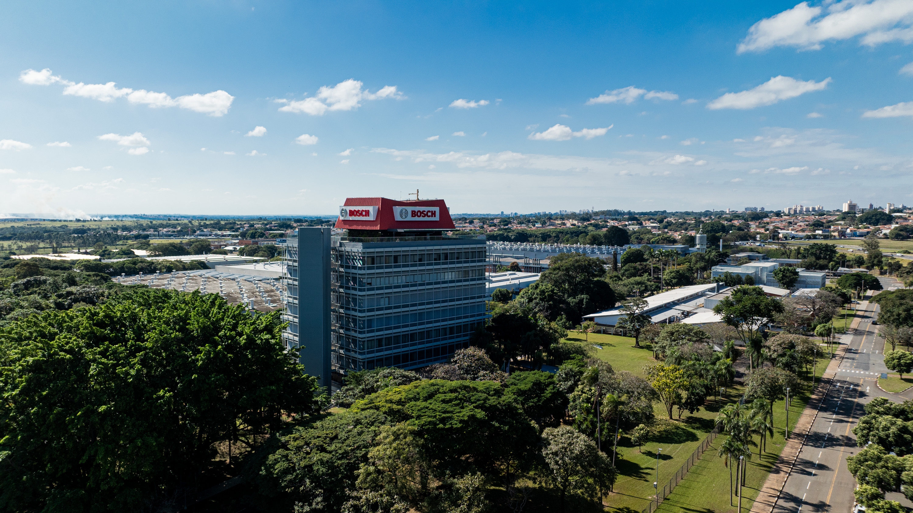 A Bosch, uma líder global no fornecimento de tecnologias e serviços, fechou o ano fiscal de 2024 com vendas totais de 10,8 bilhões de reais na América Latina