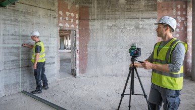 Robustní design a bezkontaktní ovládání: Nové 12V čárové lasery Bosch pro profes ...