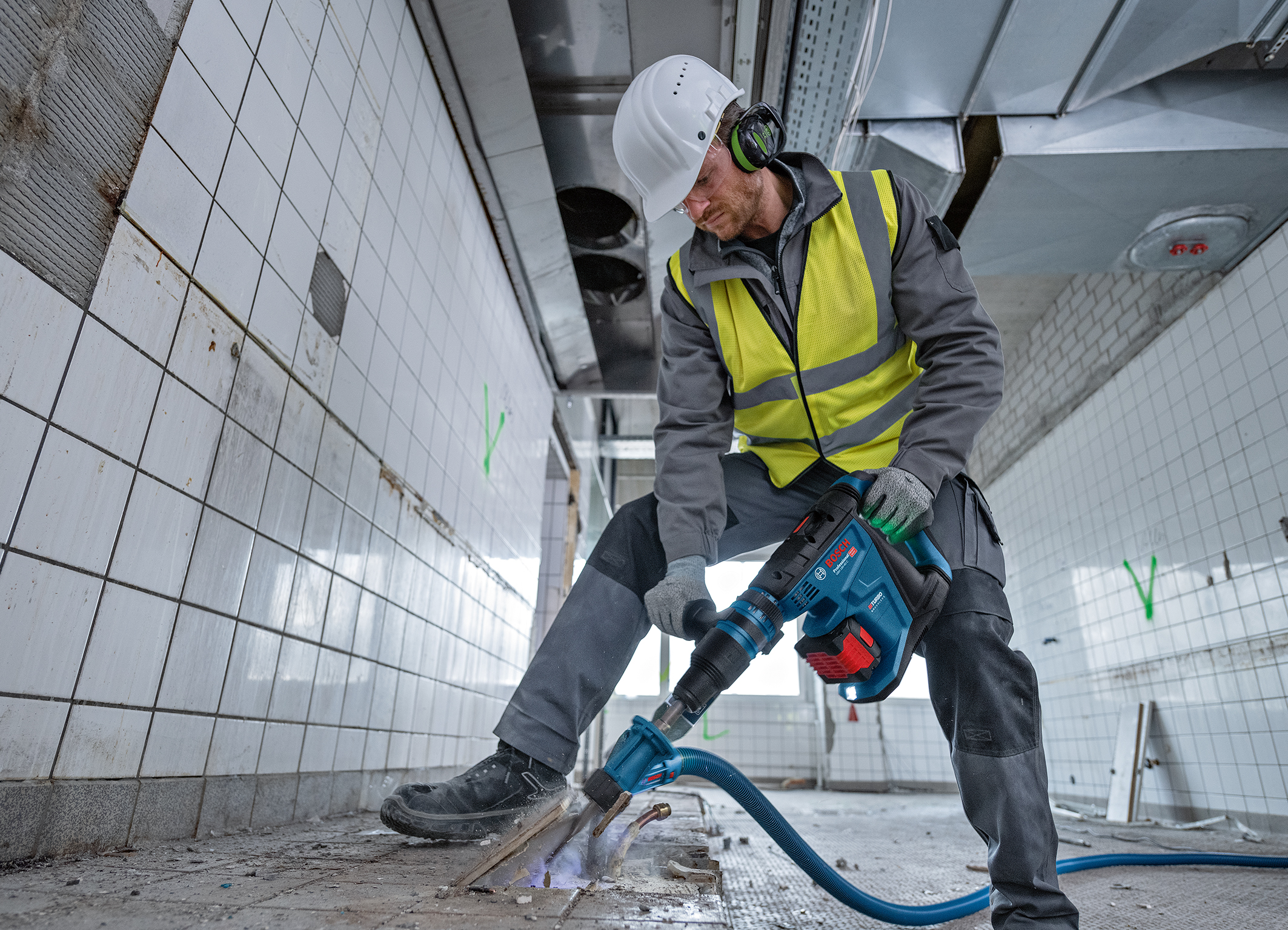 Akumulátorové vrtací kladivo BITURBO: GBH 18V-40 C Professional