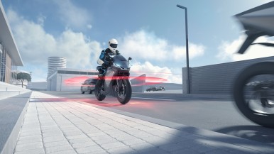 Neues radarbasiertes Assistenzsystem von Bosch kommt erstmals bei KTM zum Einsatz