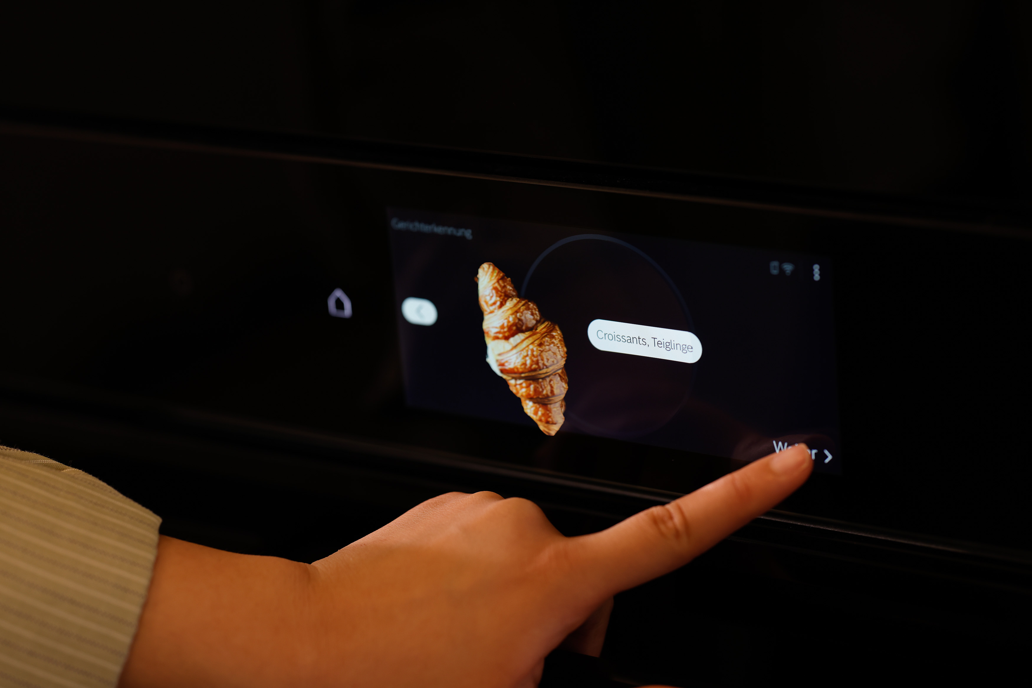 Oven with artificial intelligence