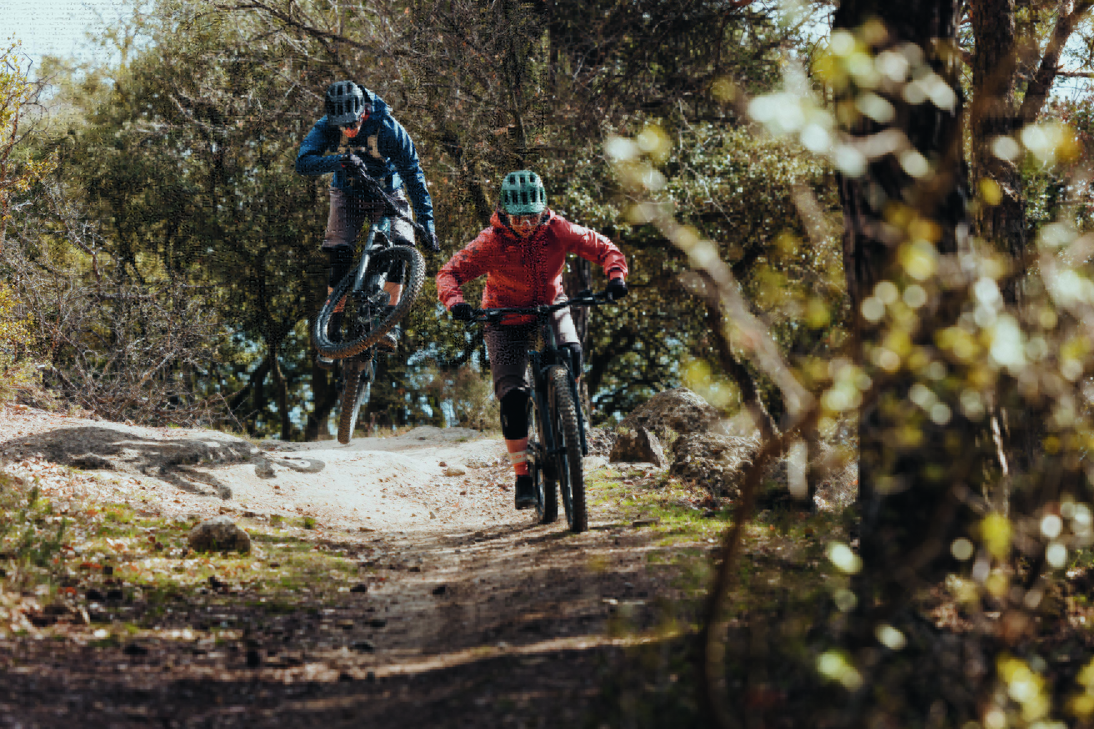Die neuen Produkte und Feature von Bosch eBike Systems sind perfekt auf sportive Abenteuer in anspruchsvollem Terrain zugeschnitten. 