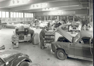 Bosch Car Service in München, Germany, 1964