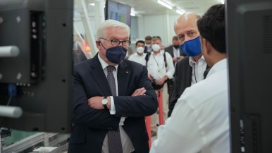 Hoher Besuch: Deutscher Bundespräsident Frank-Walter Steinmeier besucht Bosch Si ...