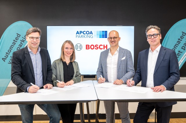 Bosch und APCOA bringen deutschlandweit Technik für Automated Valet Parking in Parkhäuser