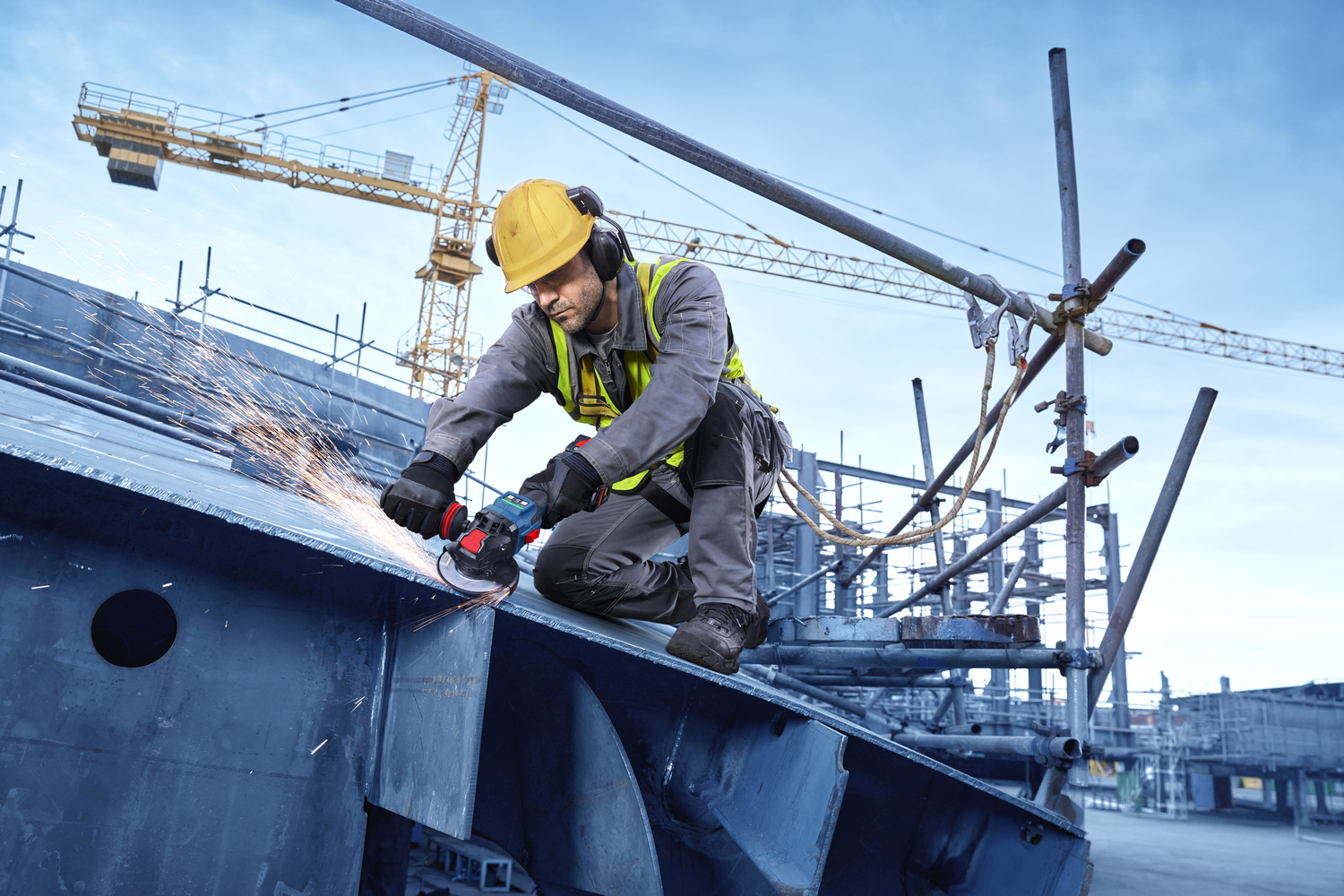 Angle grinder also available as X Lock Variant