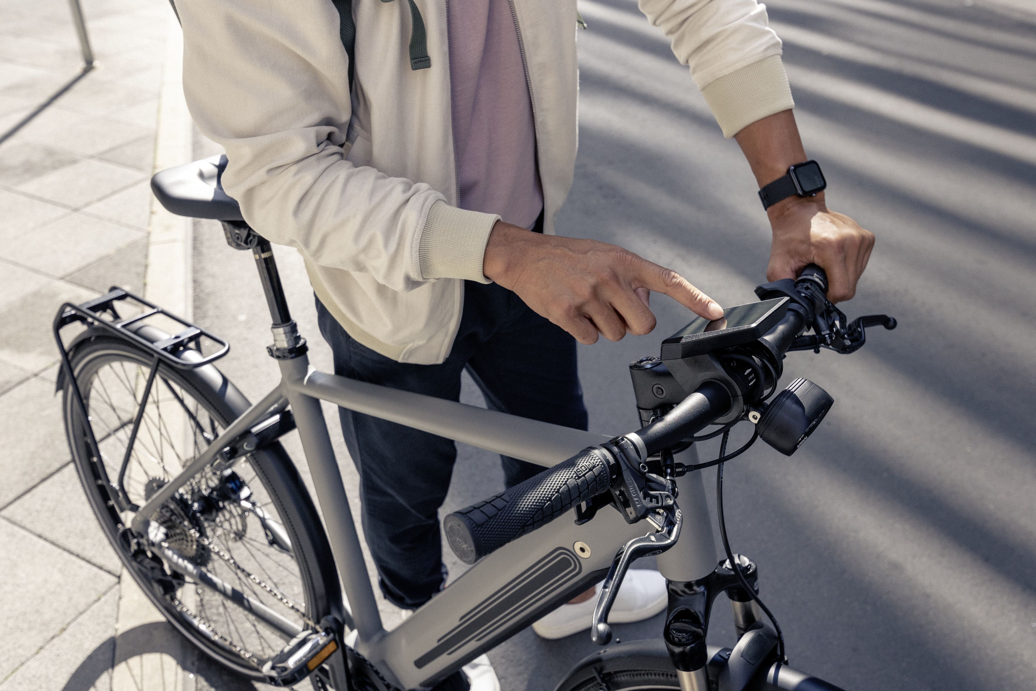 Mit den neuen Updates für Nyon und eBike Connect können eBiker*innen nun ihre persönlichen Trainingsziele festlegen. 