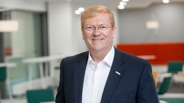 Dr. Stefan Hartung, member of the board  of management of Robert Bosch GmbH and chairman of the Mobility Solutions business sector, on electromobility at Bosch