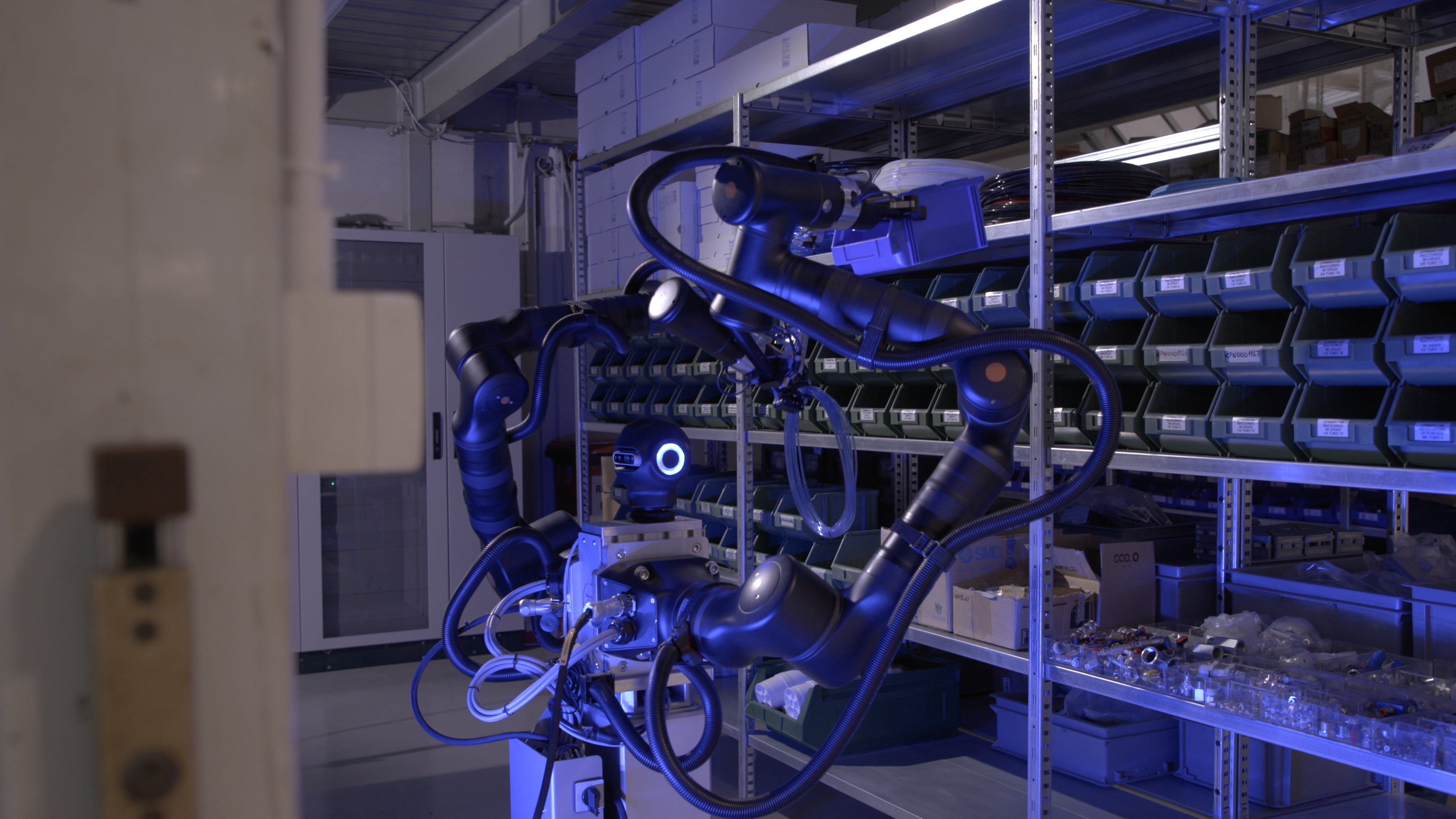 Bosch Rexroth humanoid robot: Locates components 