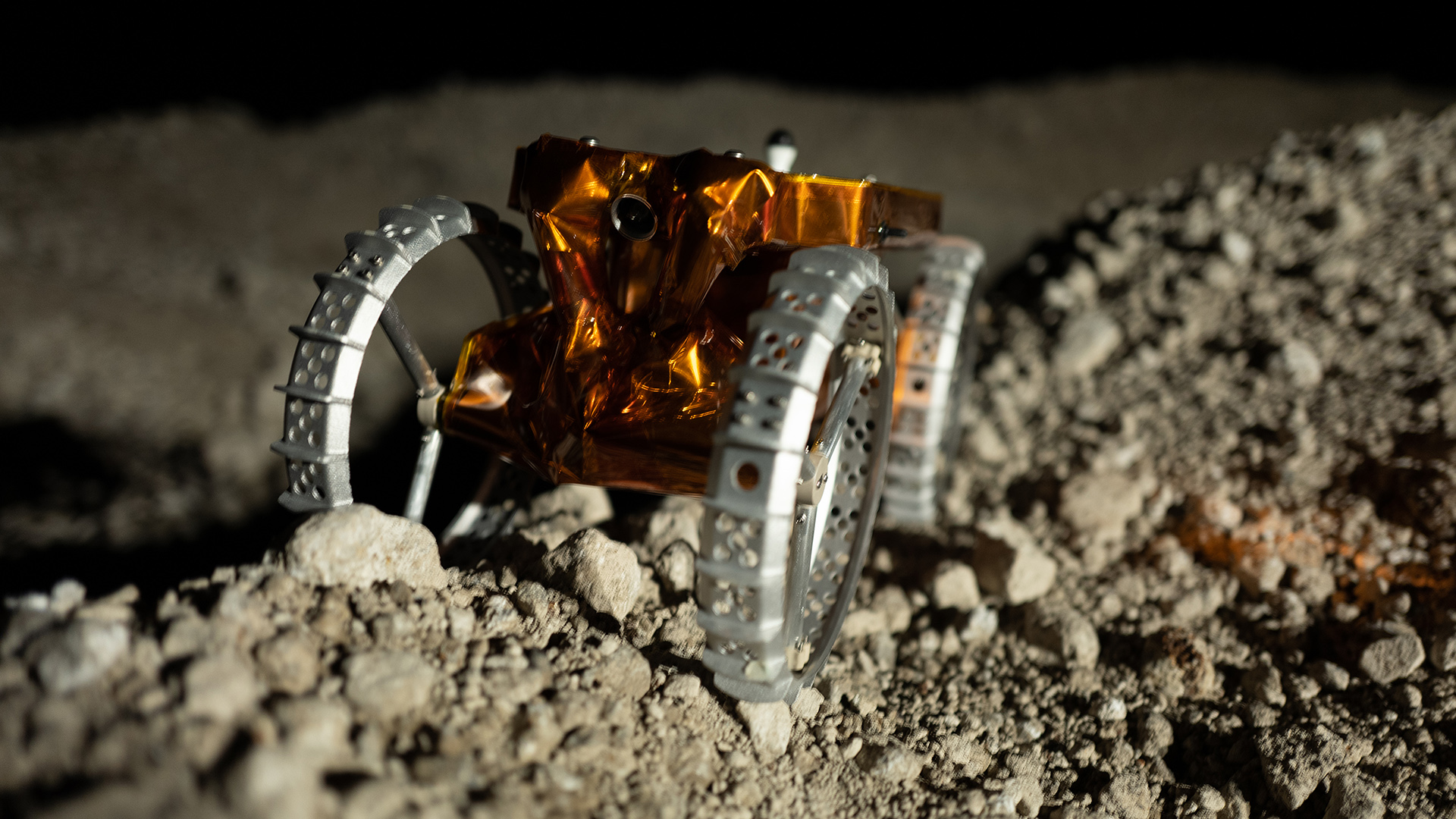 Intelligent Navigation and Wireless Charging for Mini Robots on the Moon 