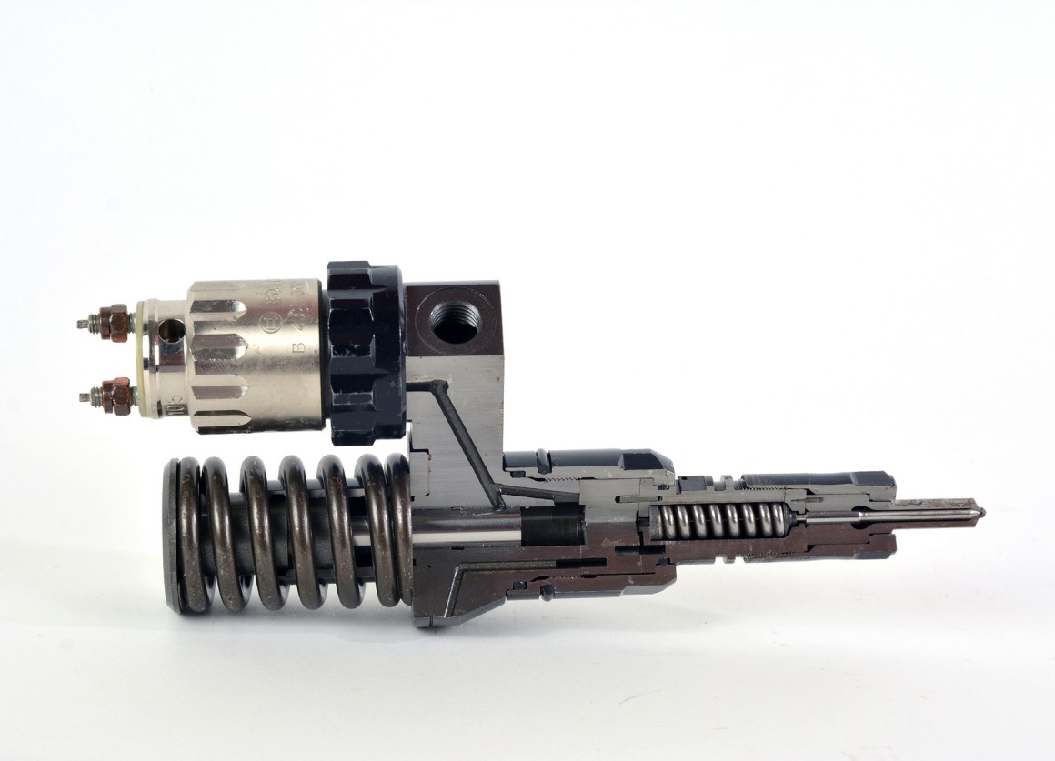 Unit Injector System (UIS), 1998 - Bosch Media Service