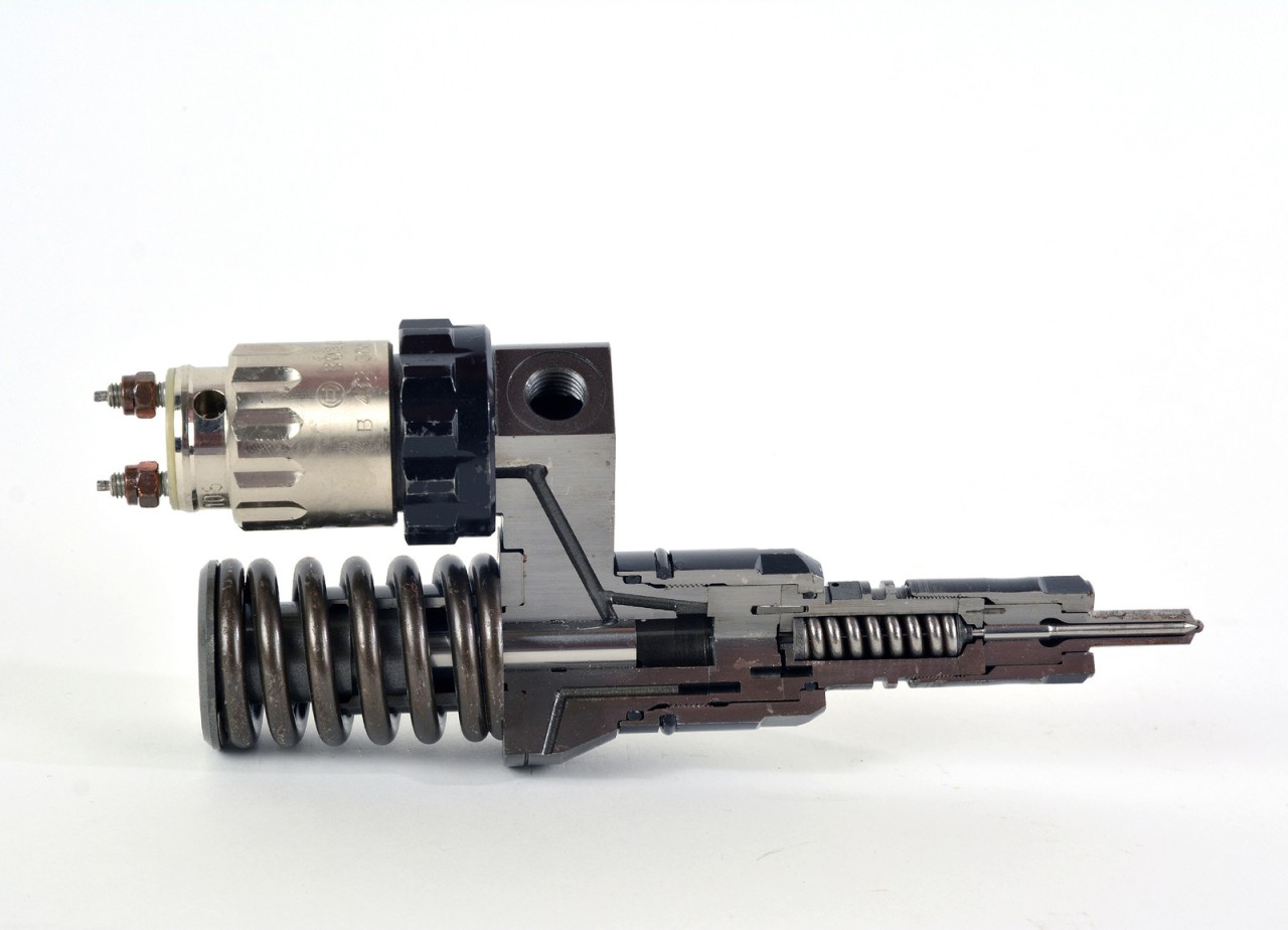 Unit Injector System (UIS), 1998 - Bosch Media Service