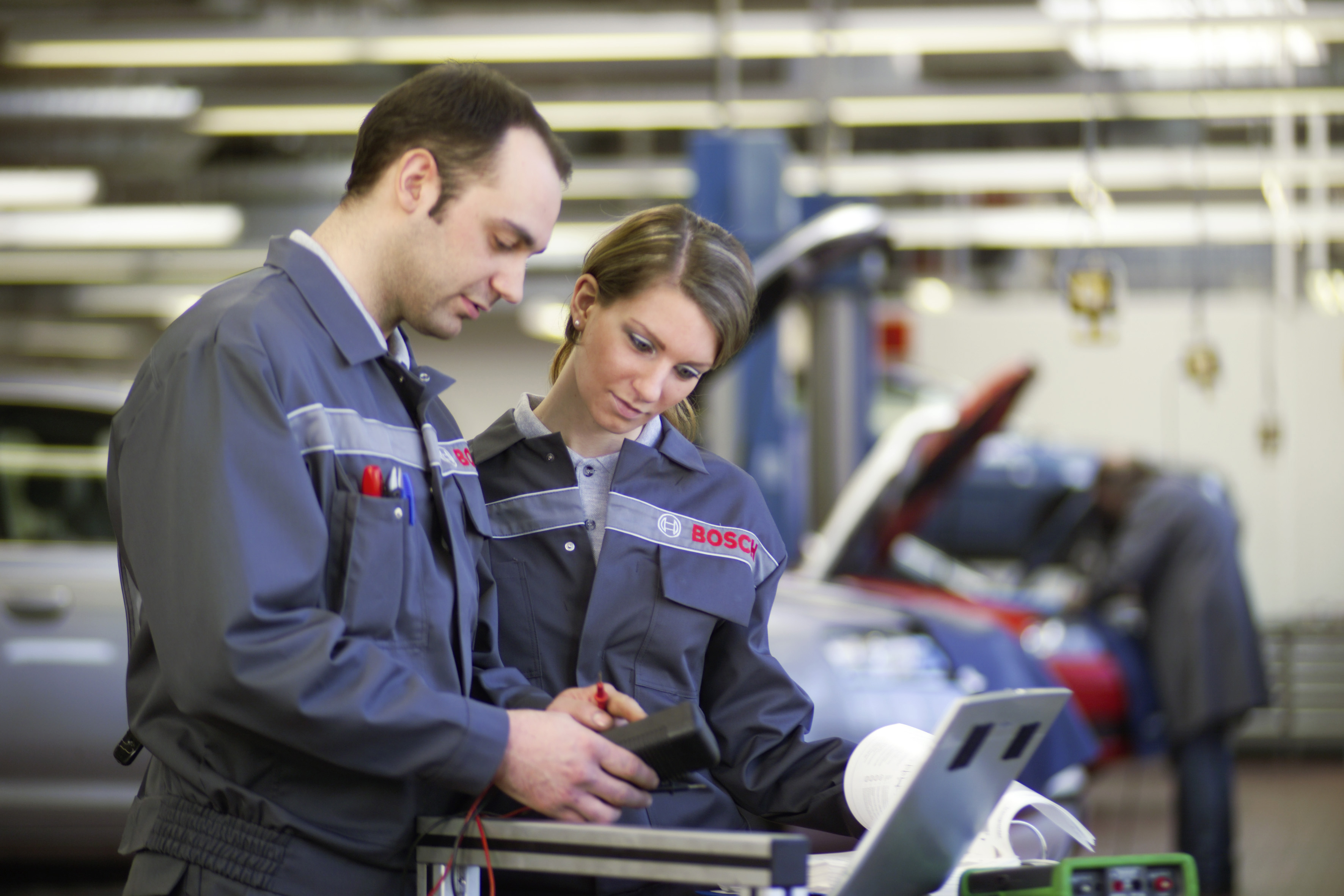 Bosch offers over 100 practice-oriented trainings for workshops