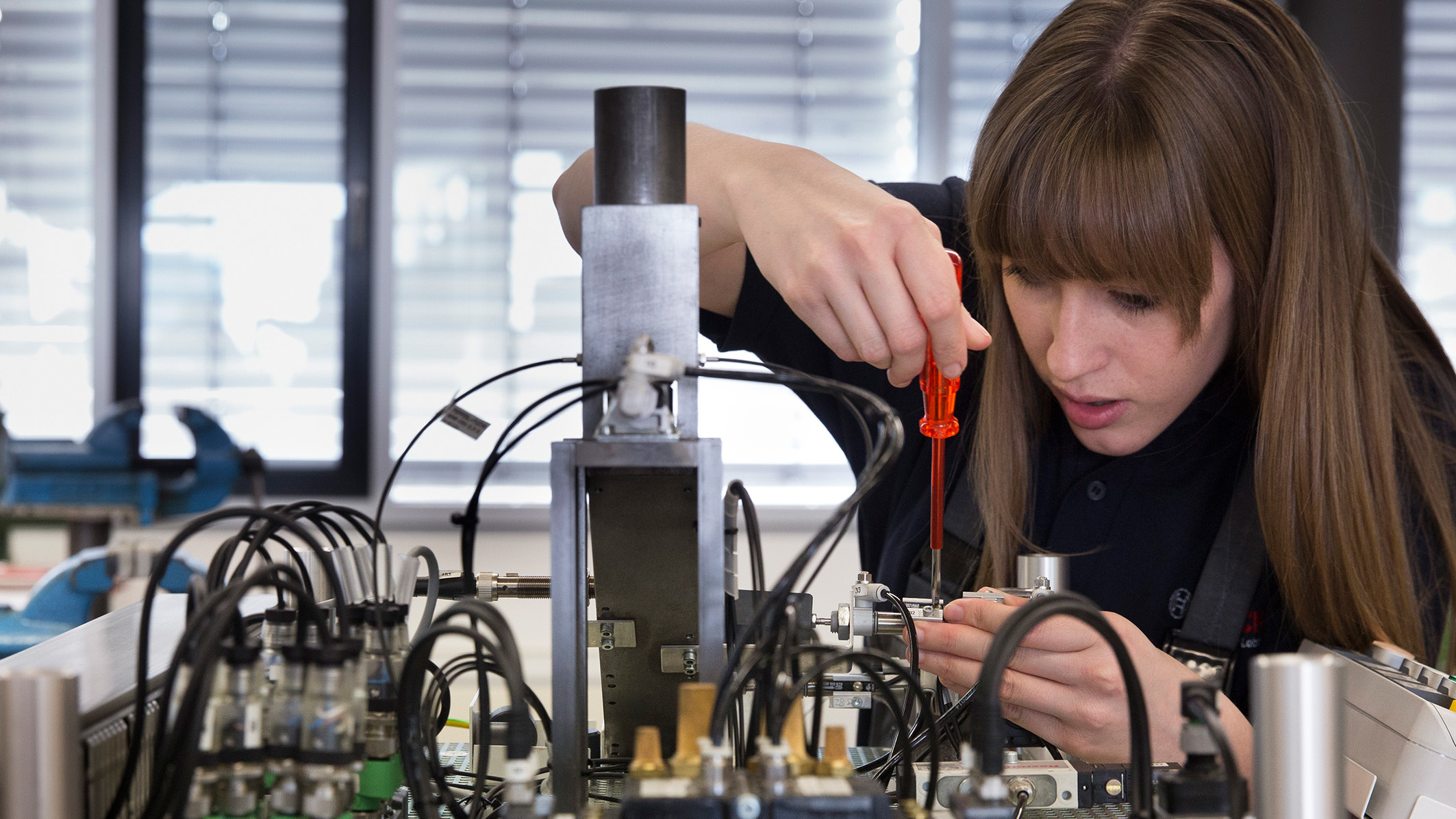 Bosch continues southern Europe apprenticeship initiative – combating youth unemployment