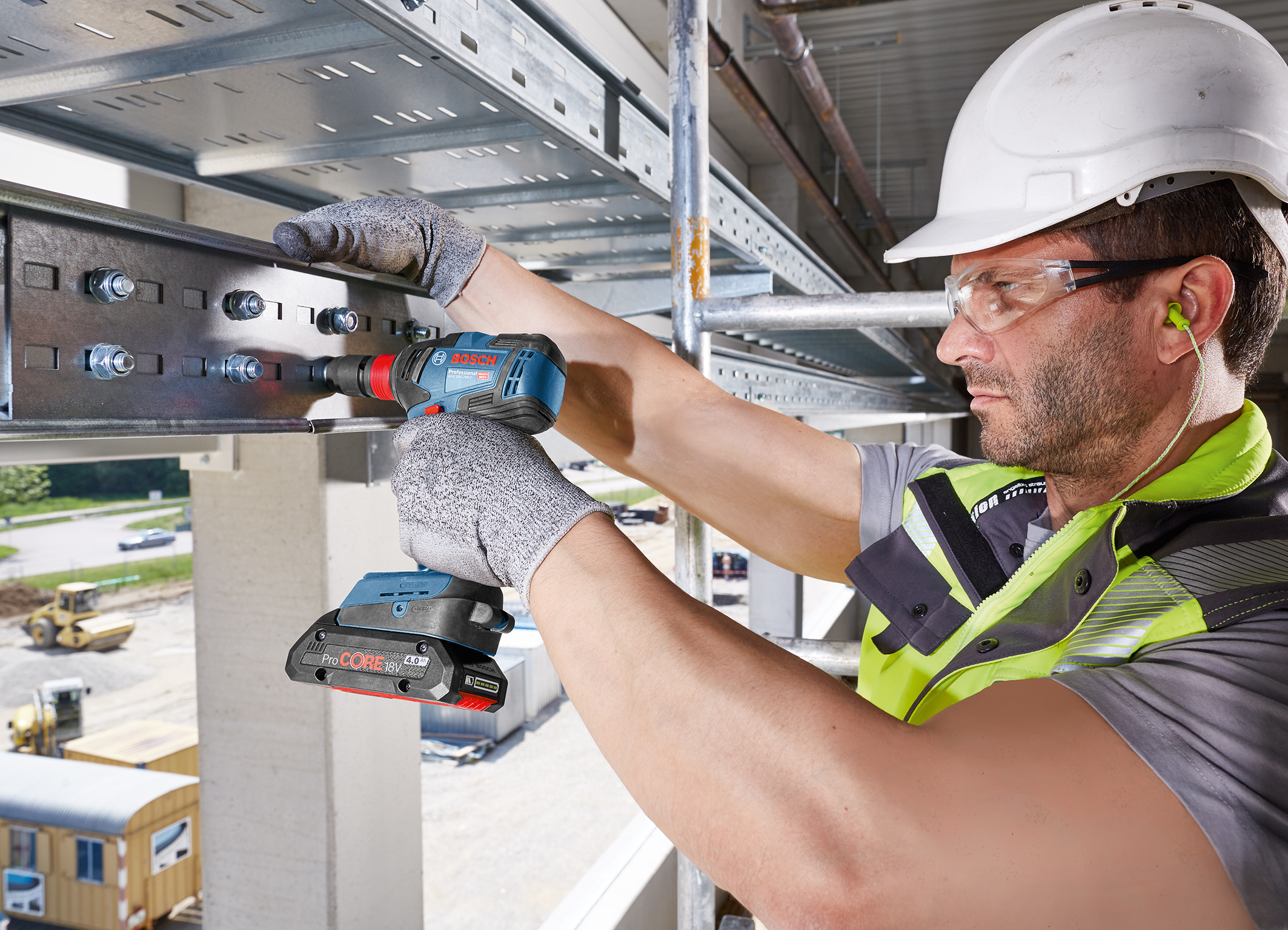 Considerable advantages over cordless screwdrivers: New cordless impact drivers from Bosch for professionals