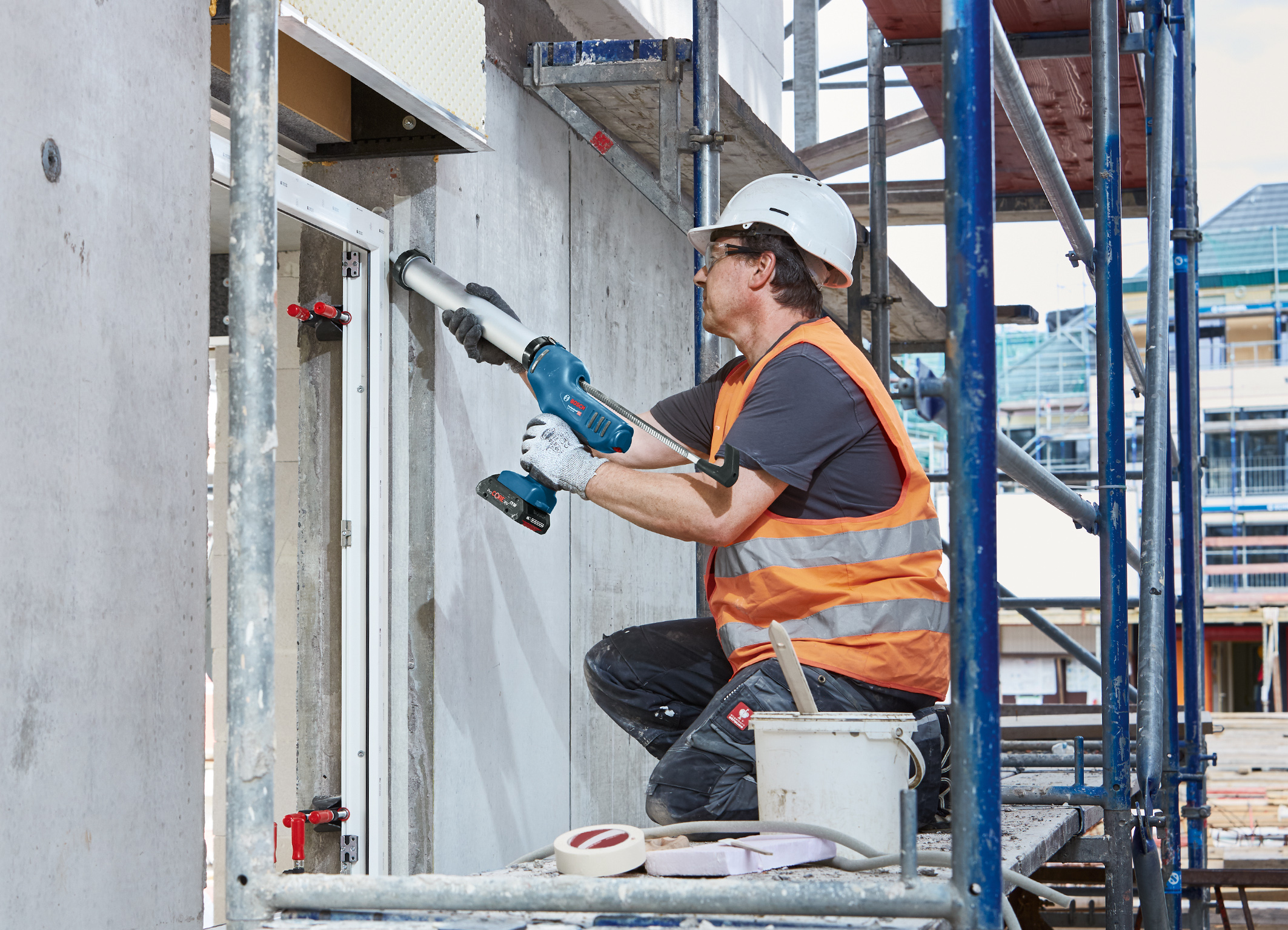 Apply with control, work with speed: First Bosch cordless caulking gun for professionals