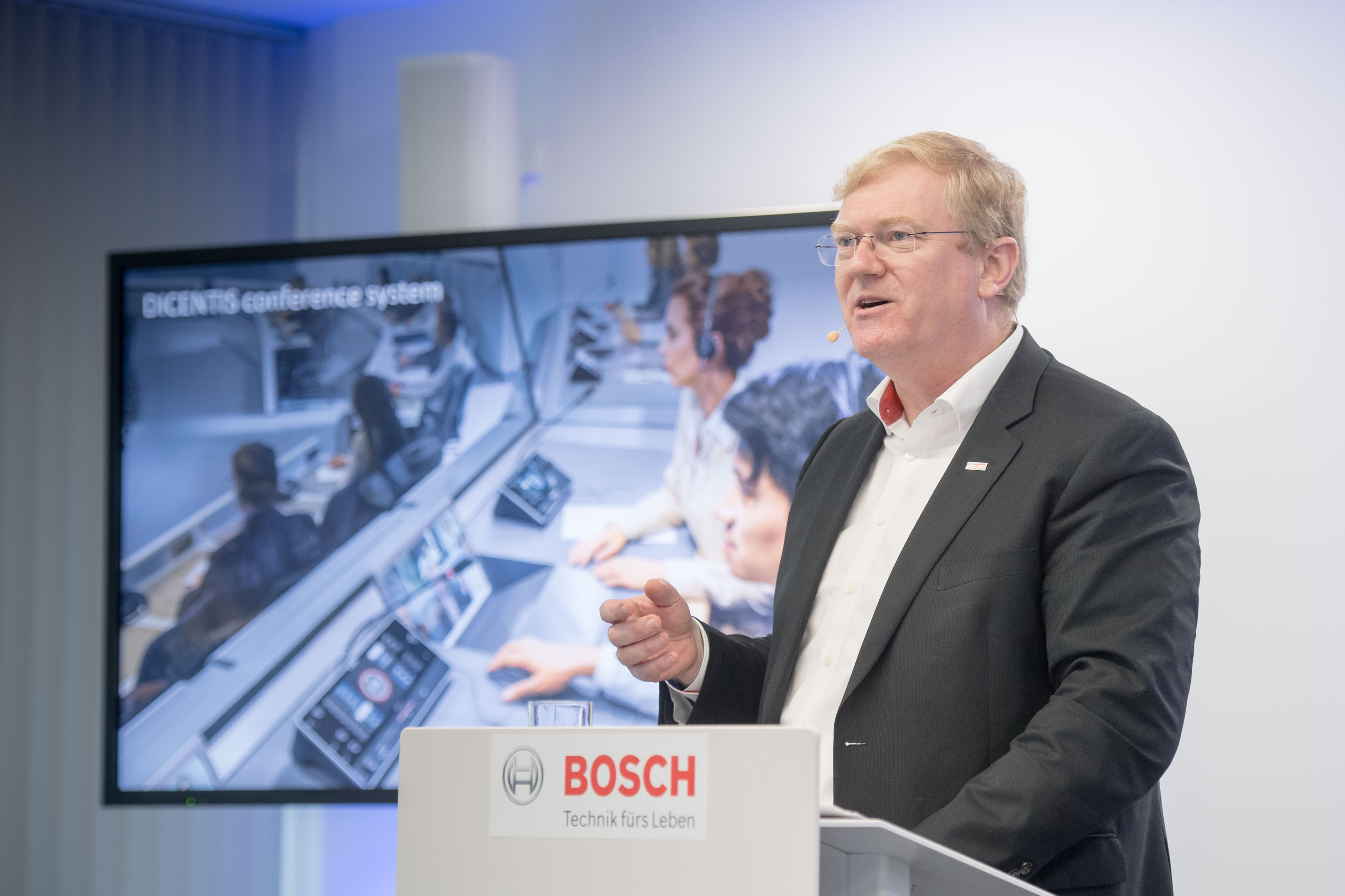 Dr. Hartung beim Rückblick auf das Jahr 2018 des Unternehmensbereichs Bosch Energy and Building Technology