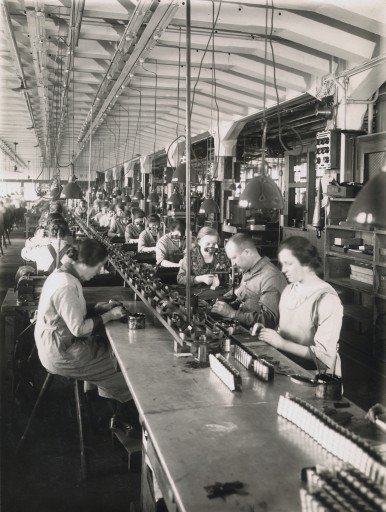 Ankerwickelei im Bosch-Zünderwerk Stuttgart, 1927