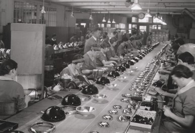 Assembly of Bosch head lights in Feuerbach, 1937