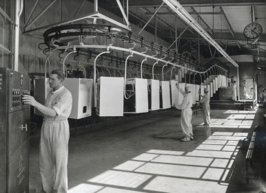 Kühlschrank-Fertigung im Bosch Hausgeräte-Werk Giengen, 1958