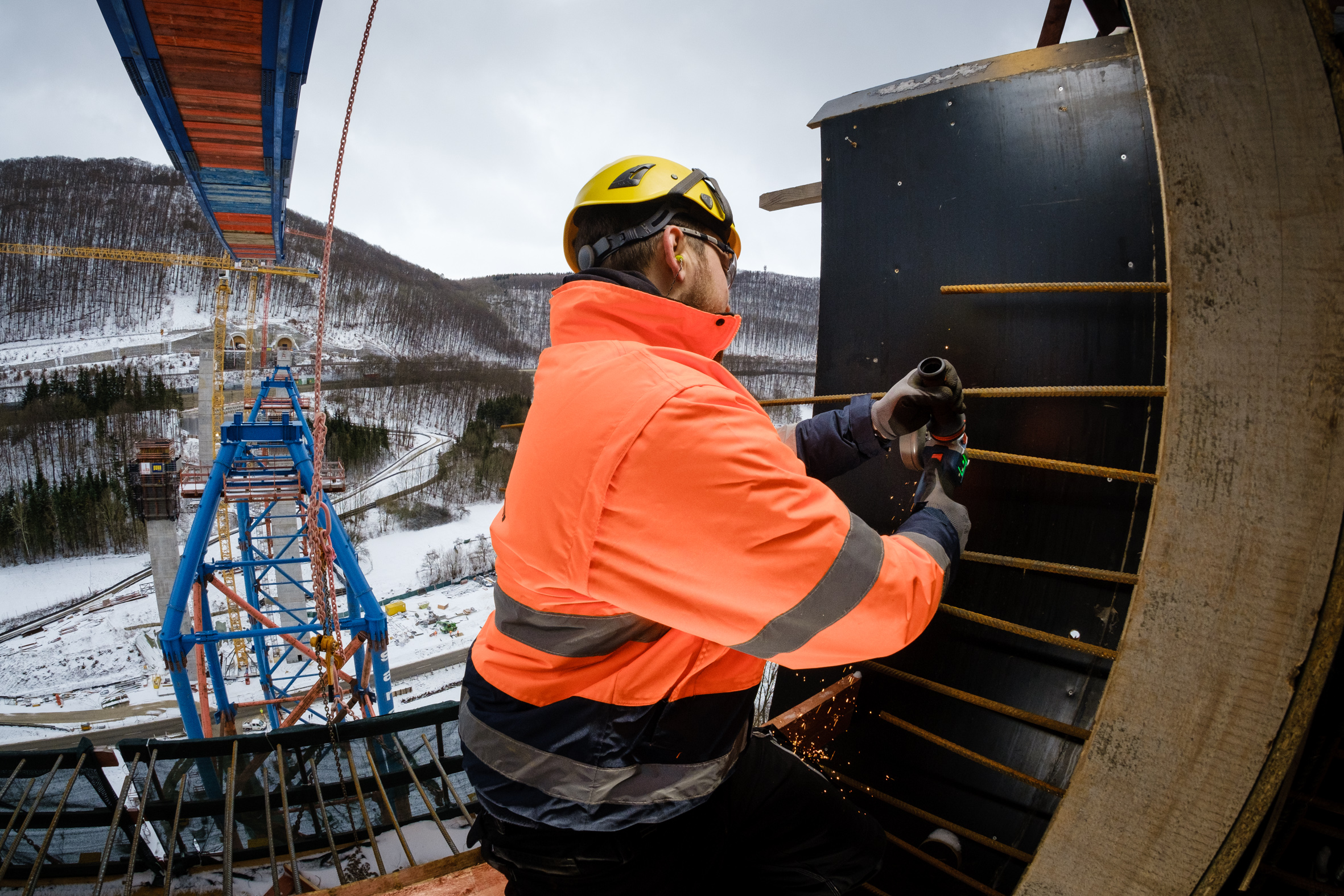 Practical test for the X-Lock system: Bosch saves valuable time in the Stuttgart-Ulm rail construction project