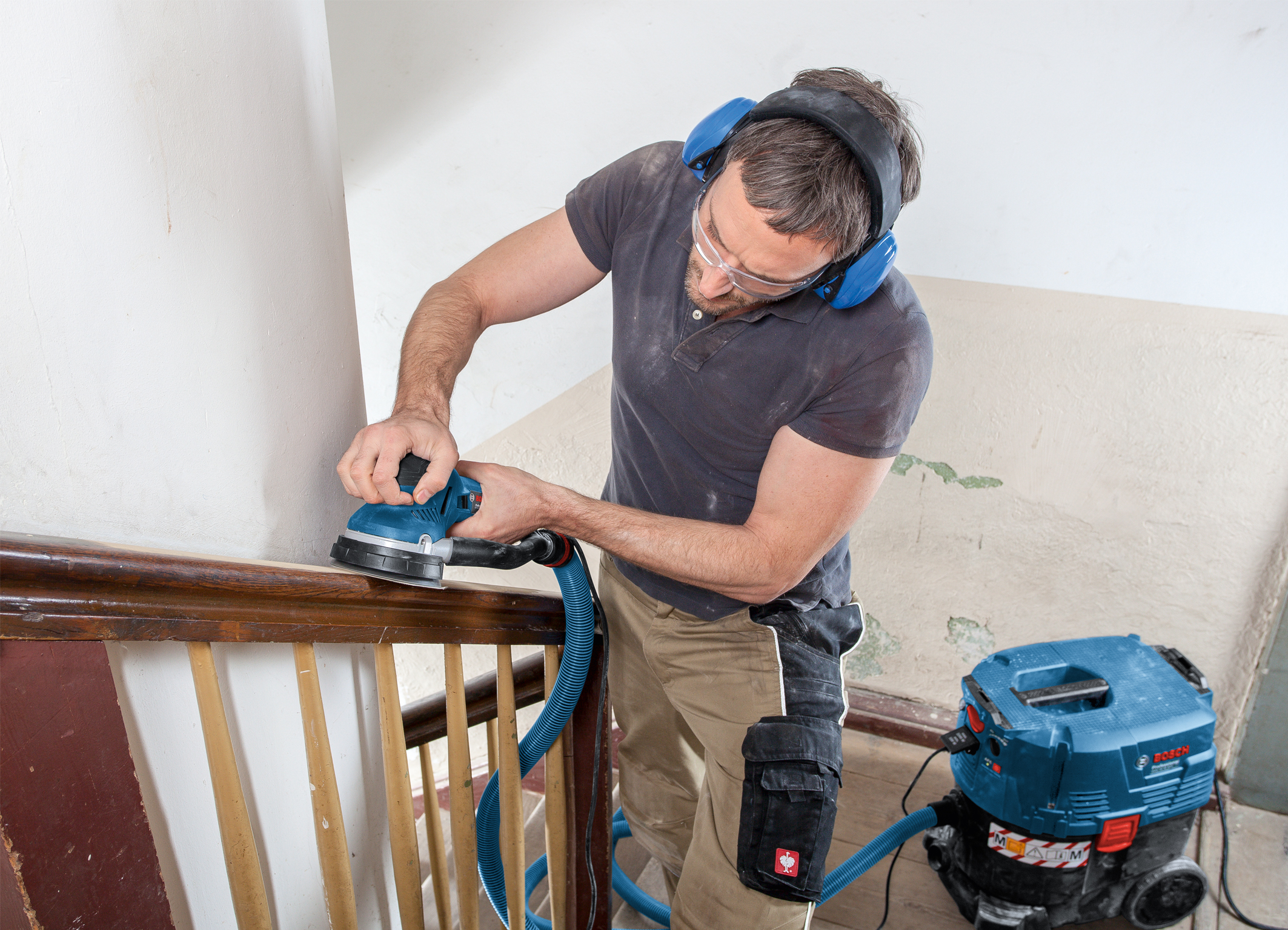For smaller, convex or concave surfaces: GET 55-125 Professional direct driven random orbit sander from Bosch for professionals 