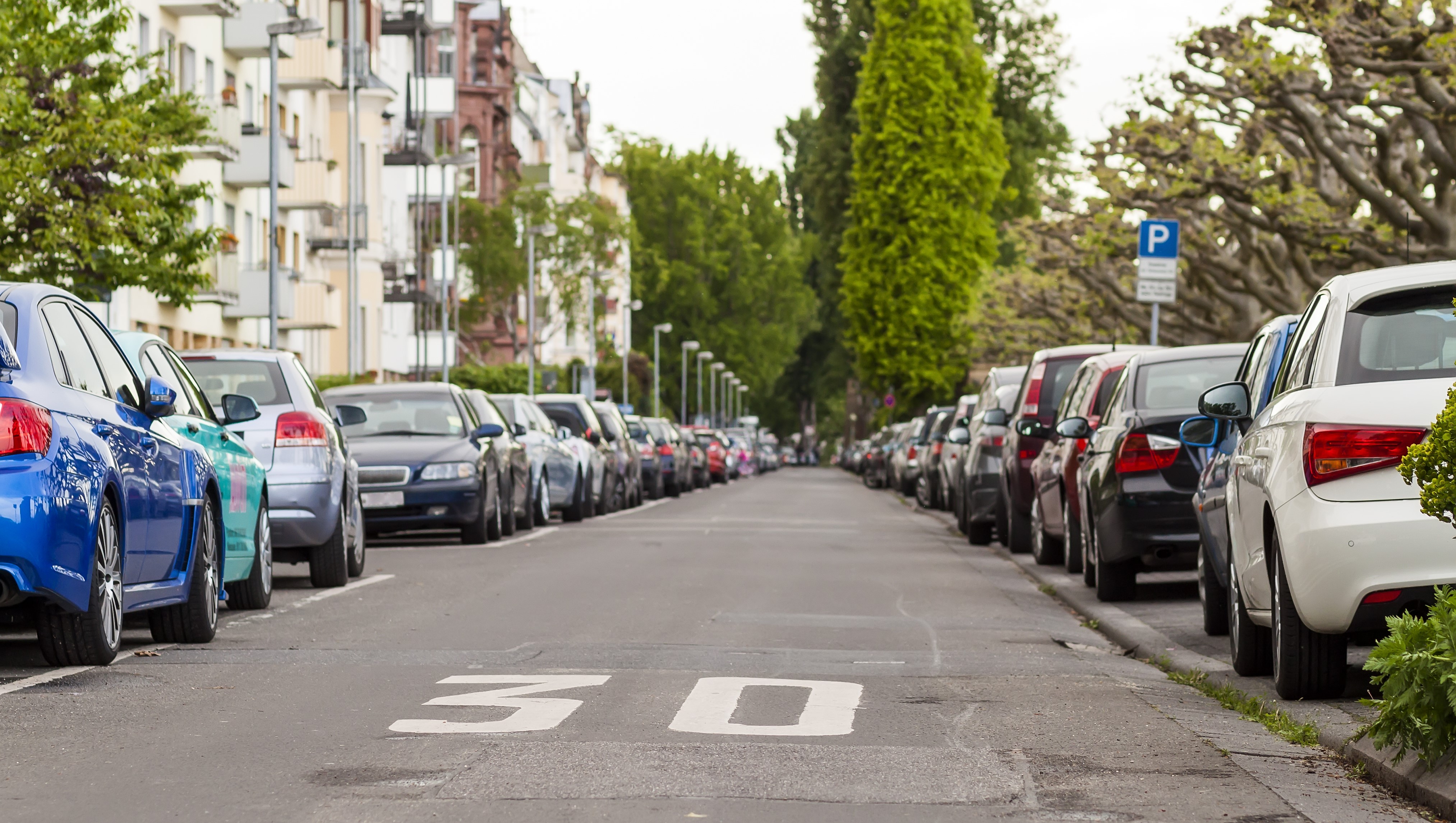 Parkende Fahrzeuge