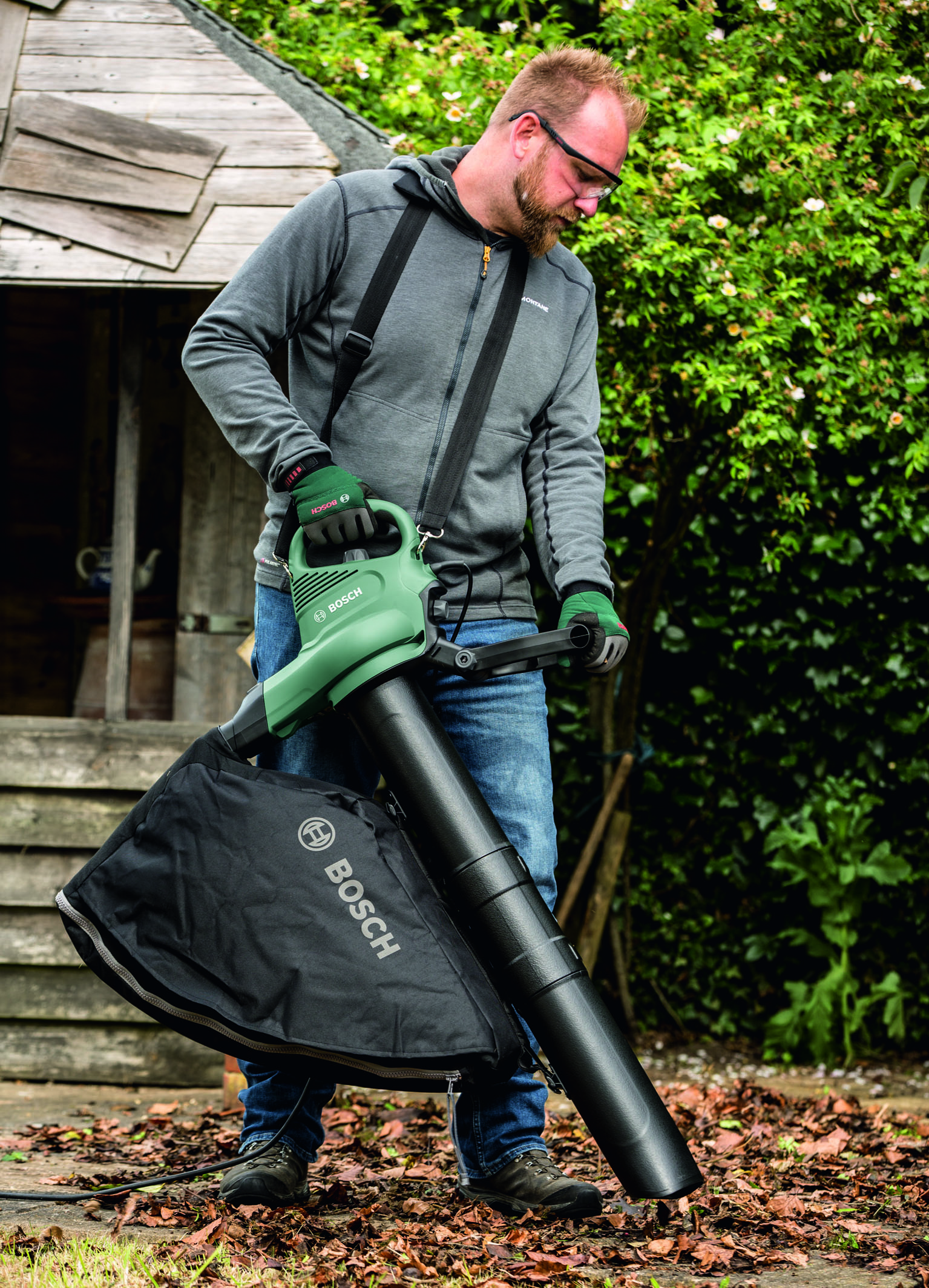 More comfortable garden clearing: The UniversalGardenTidy from Bosch