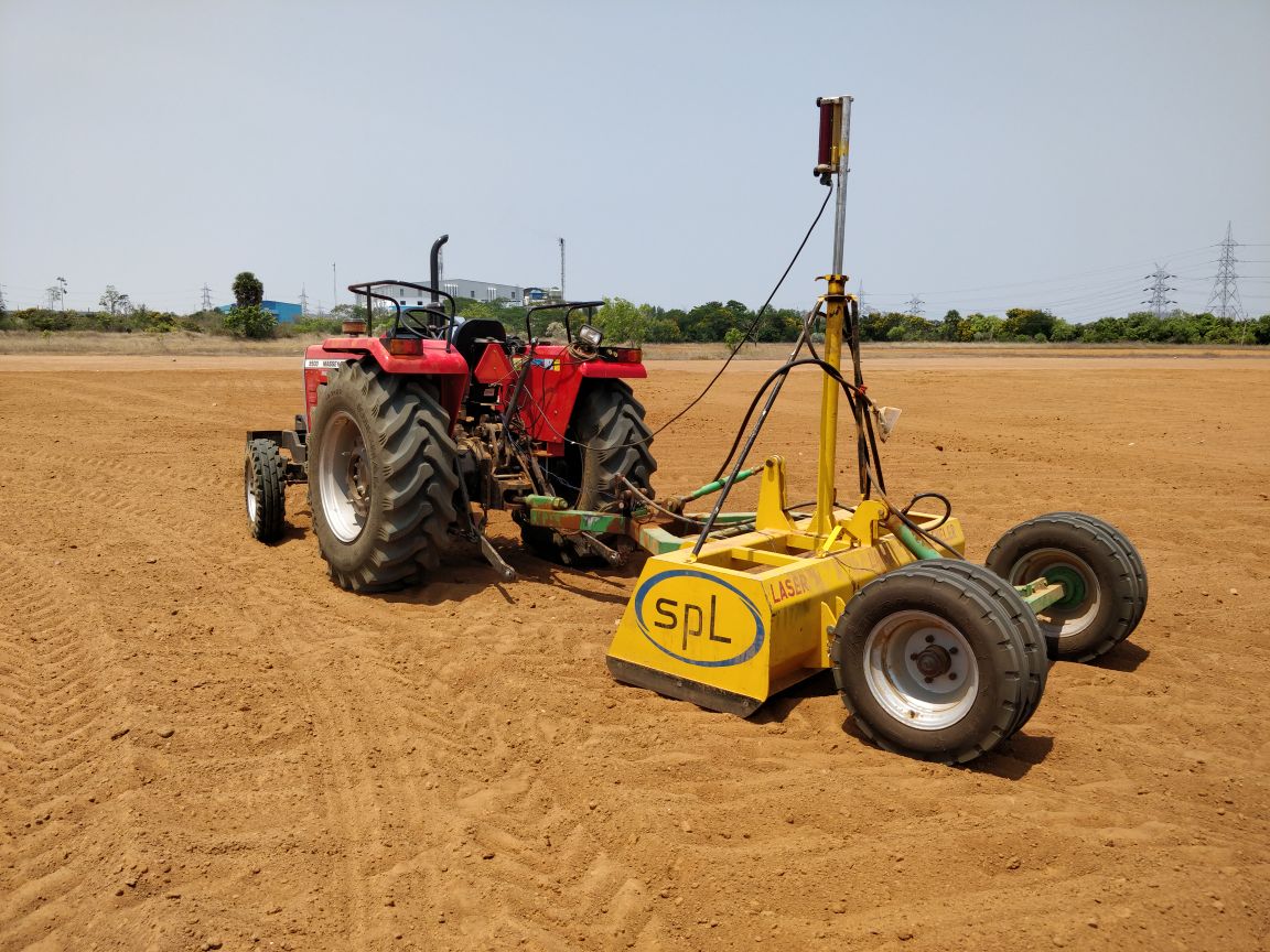 EHC-8 allows land leveling for tractors