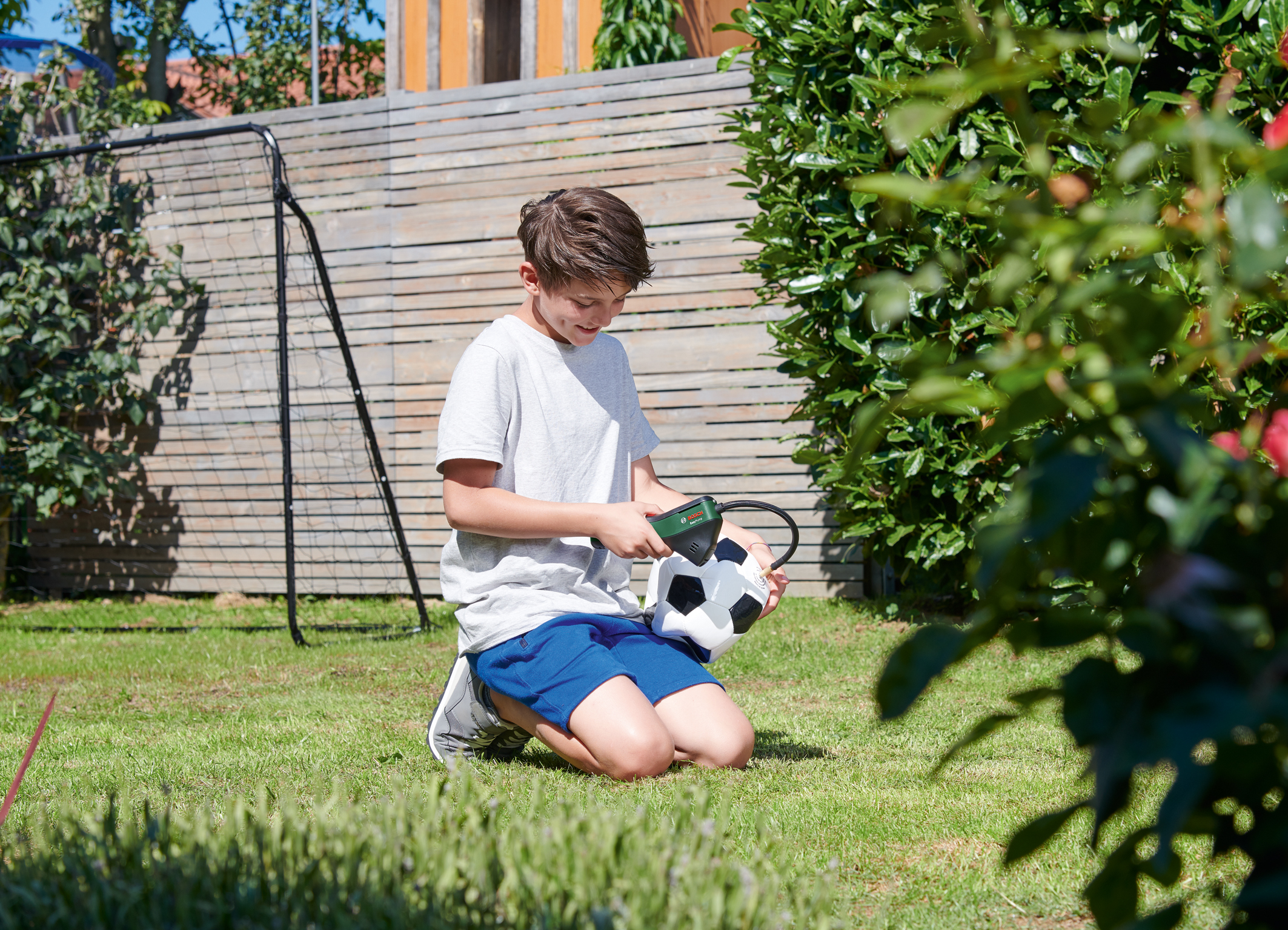 Eine der leichtesten Akku-Druckluftpumpen im Markt: Bosch EasyPump – Mini-Kompressor für viele Anwendungen