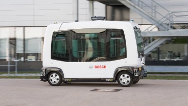 Staying on track despite malfunctions: how driverless shuttles get safely from A to B