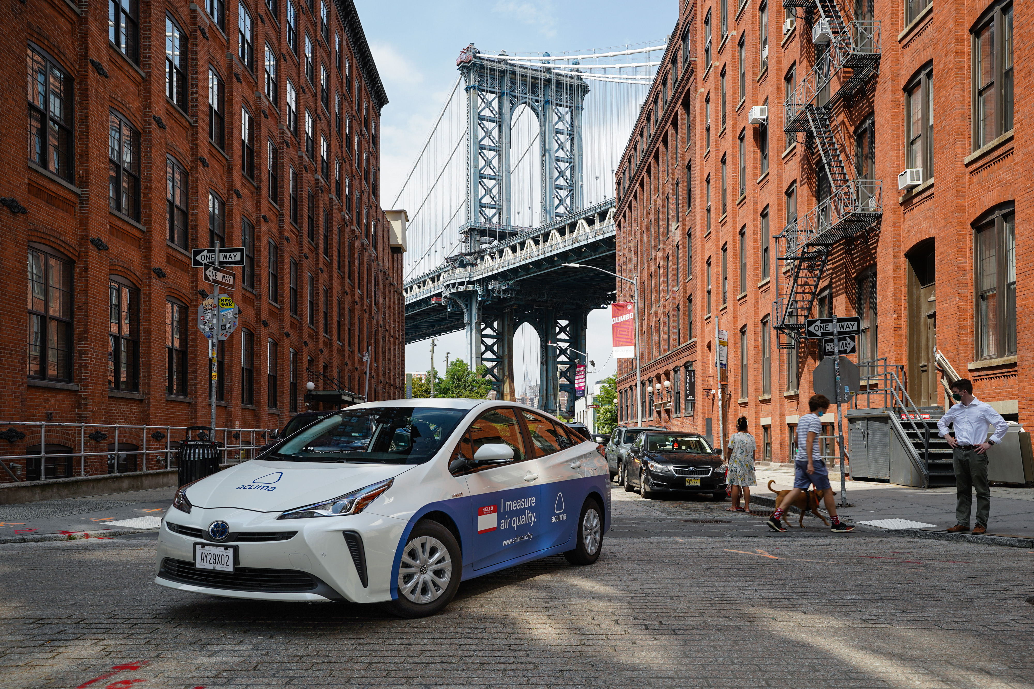 Aclimas Fahrzeug misst die Lufftqualität in Brooklyn, New York City