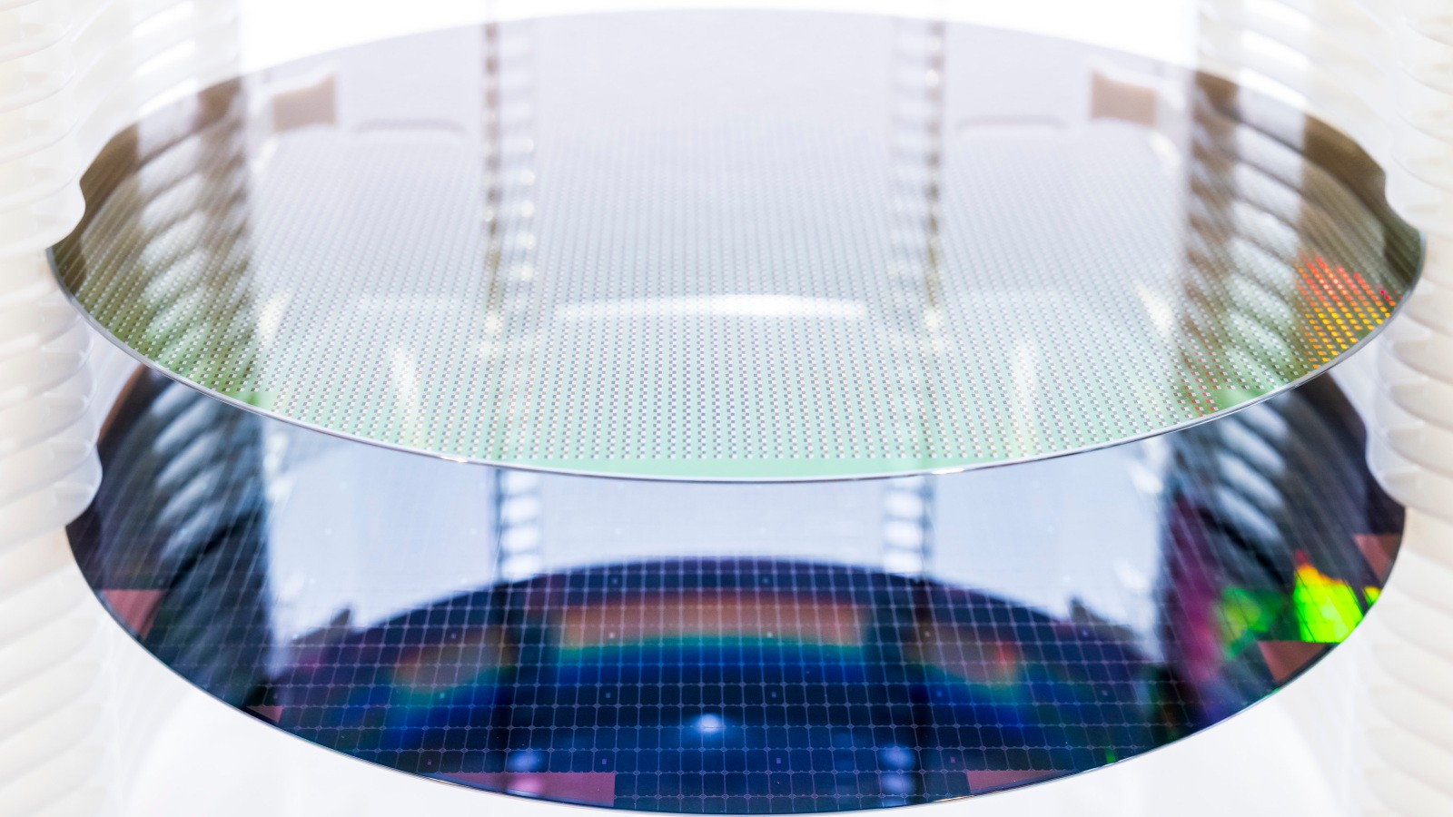 Bosch reaches milestone on the way to opening new wafer fab in Dresden