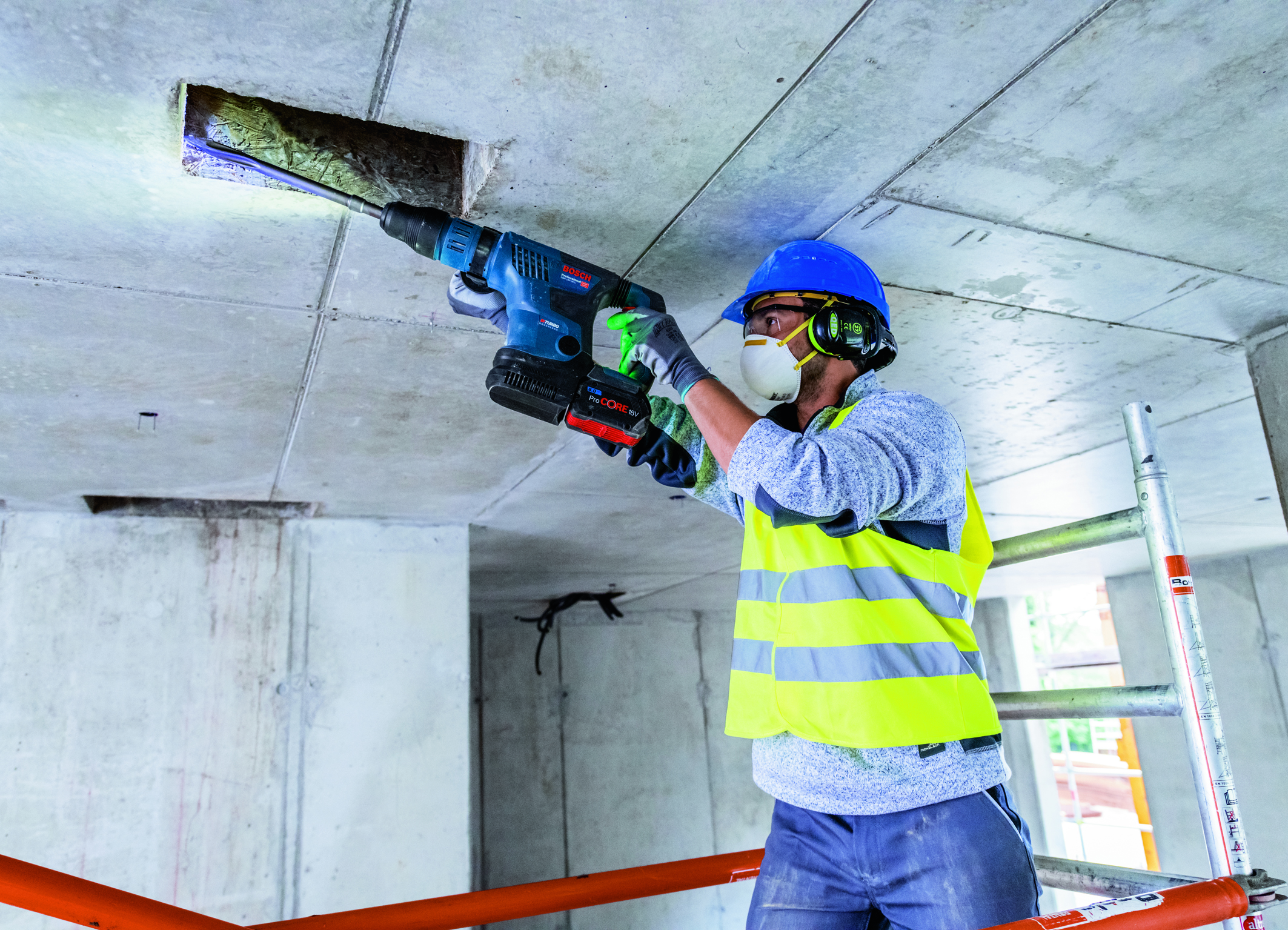 Value-added thanks to User Interface and connectivity: GBH 18V-36 C Professional Biturbo hammer from Bosch for professionals