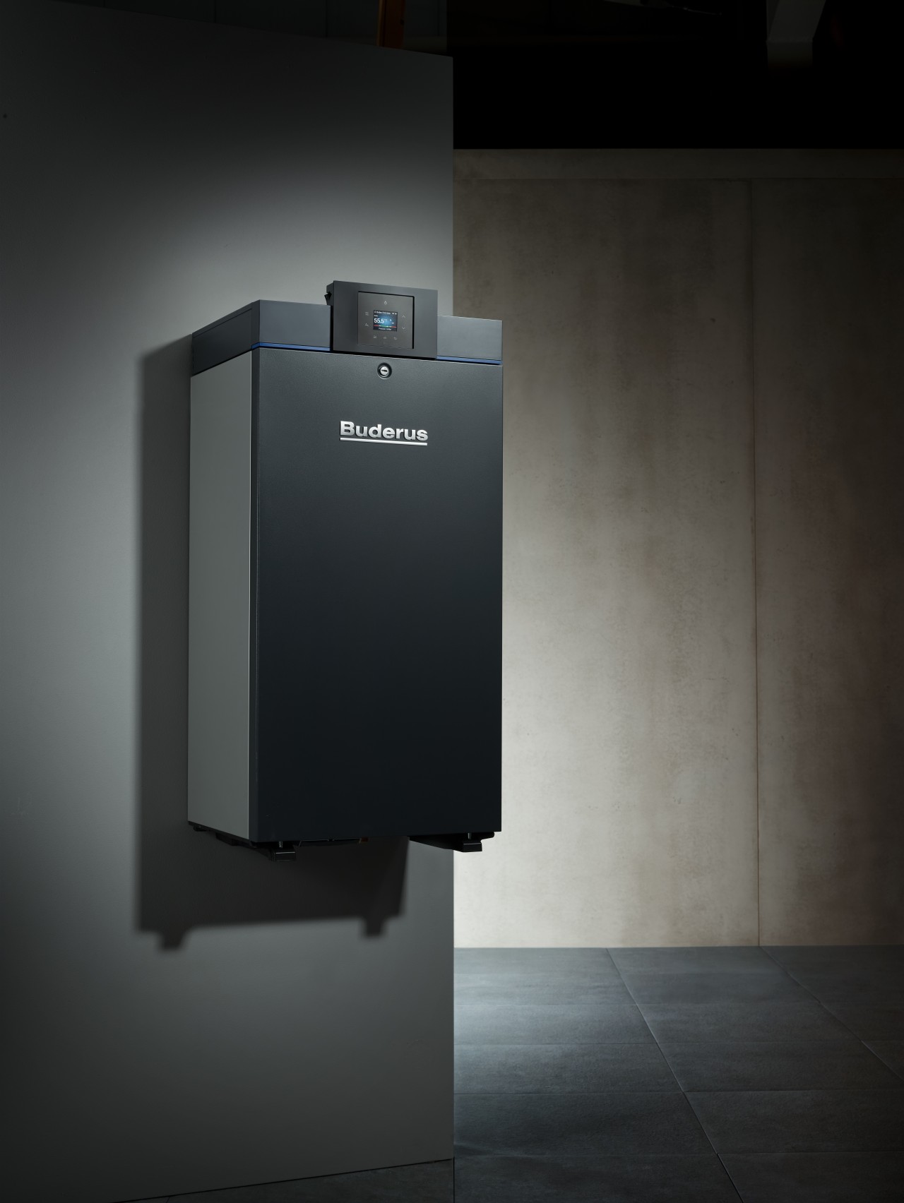 Buderus Logamax plus GB272 gas condensing boiler Bosch Media Service