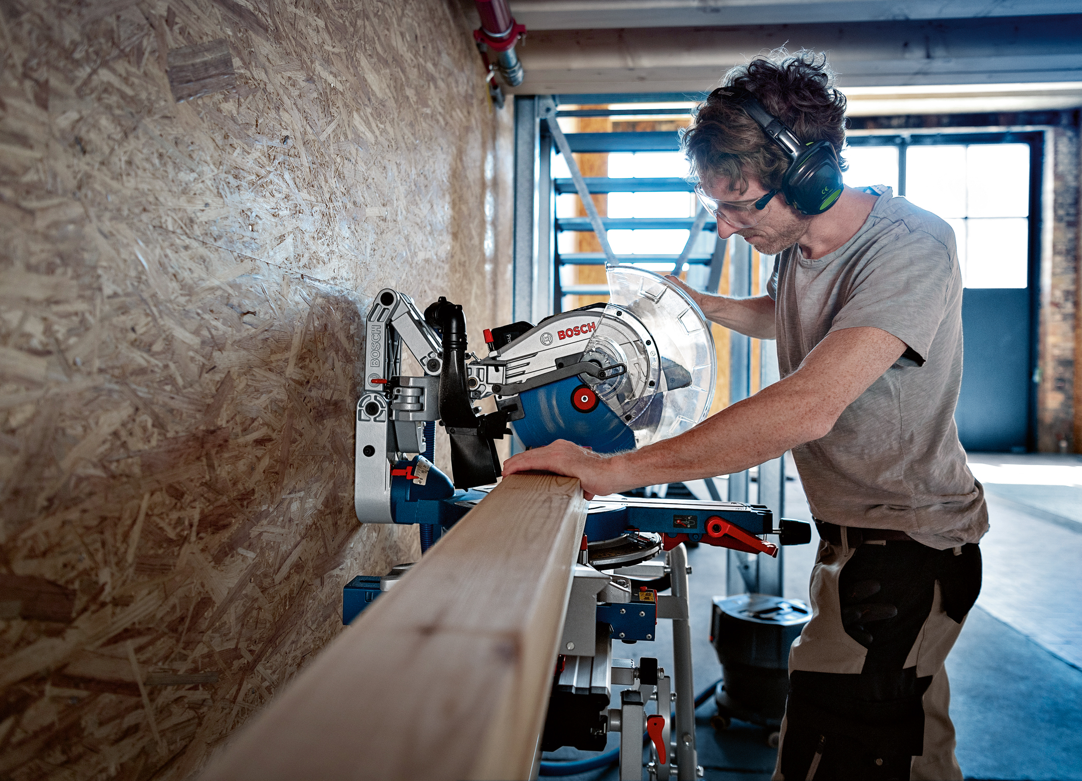 Highest convenience on the market: Biturbo miter saw from Bosch for professionals