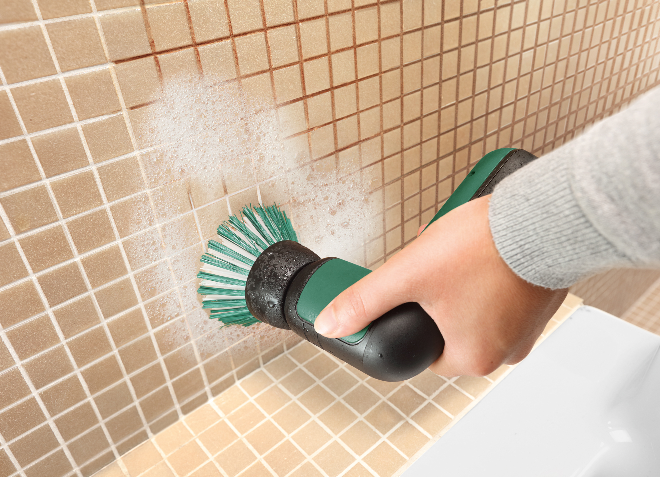 UniversalBrush – various attachments, countless cleaning possibilities: Brush for cleaning of extremely dirty surfaces