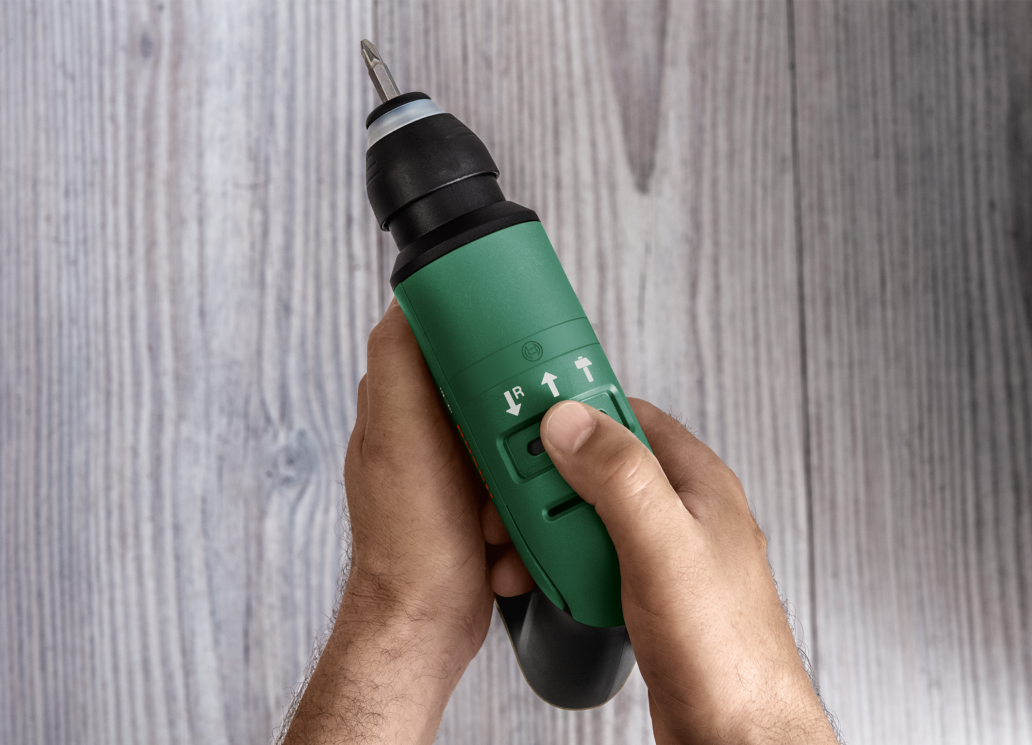 Innovative operating concept makes DIY easy: Bosch EasyHammer 12V for many materials