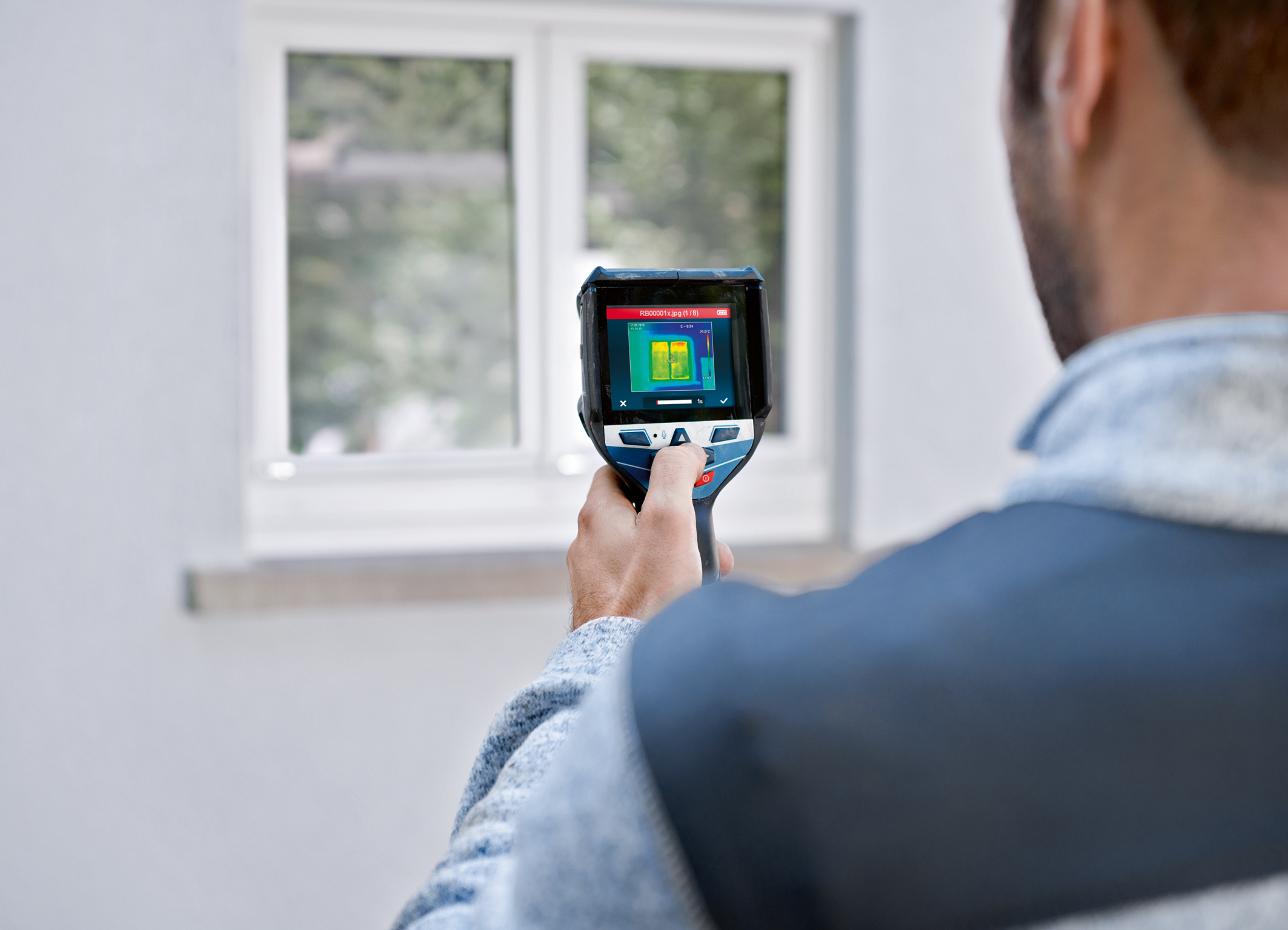 Even more efficient thanks to new functions: Thermal camera GTC 600 C Professional from Bosch for pros