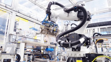 Bosch liefert Fabrikausrüstung zur Batteriefertigung