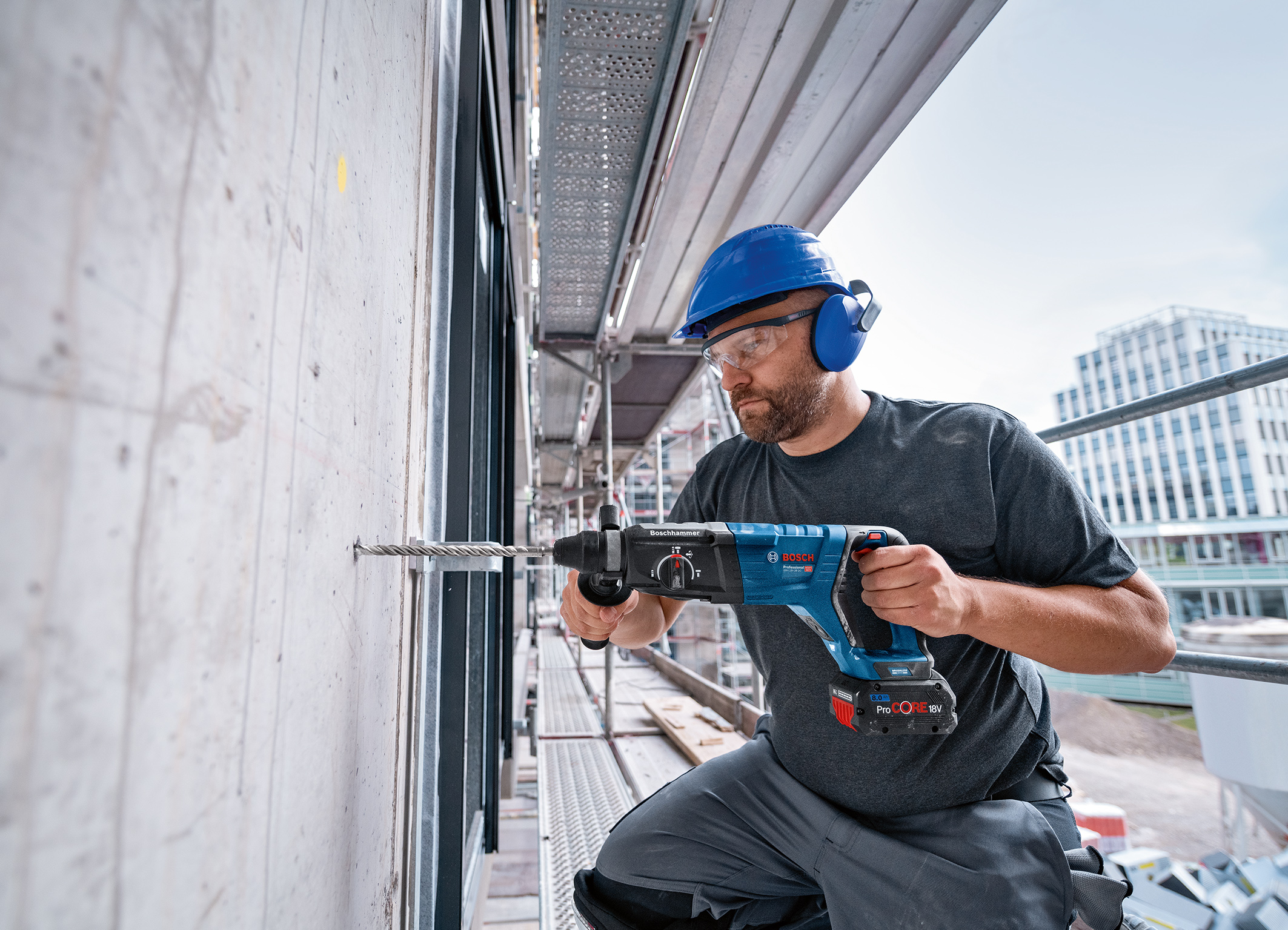 Multiple user-protection features, including a fall protection system: Bosch GBH 18V-28 DC Professional 18V rotary hammer for professionals