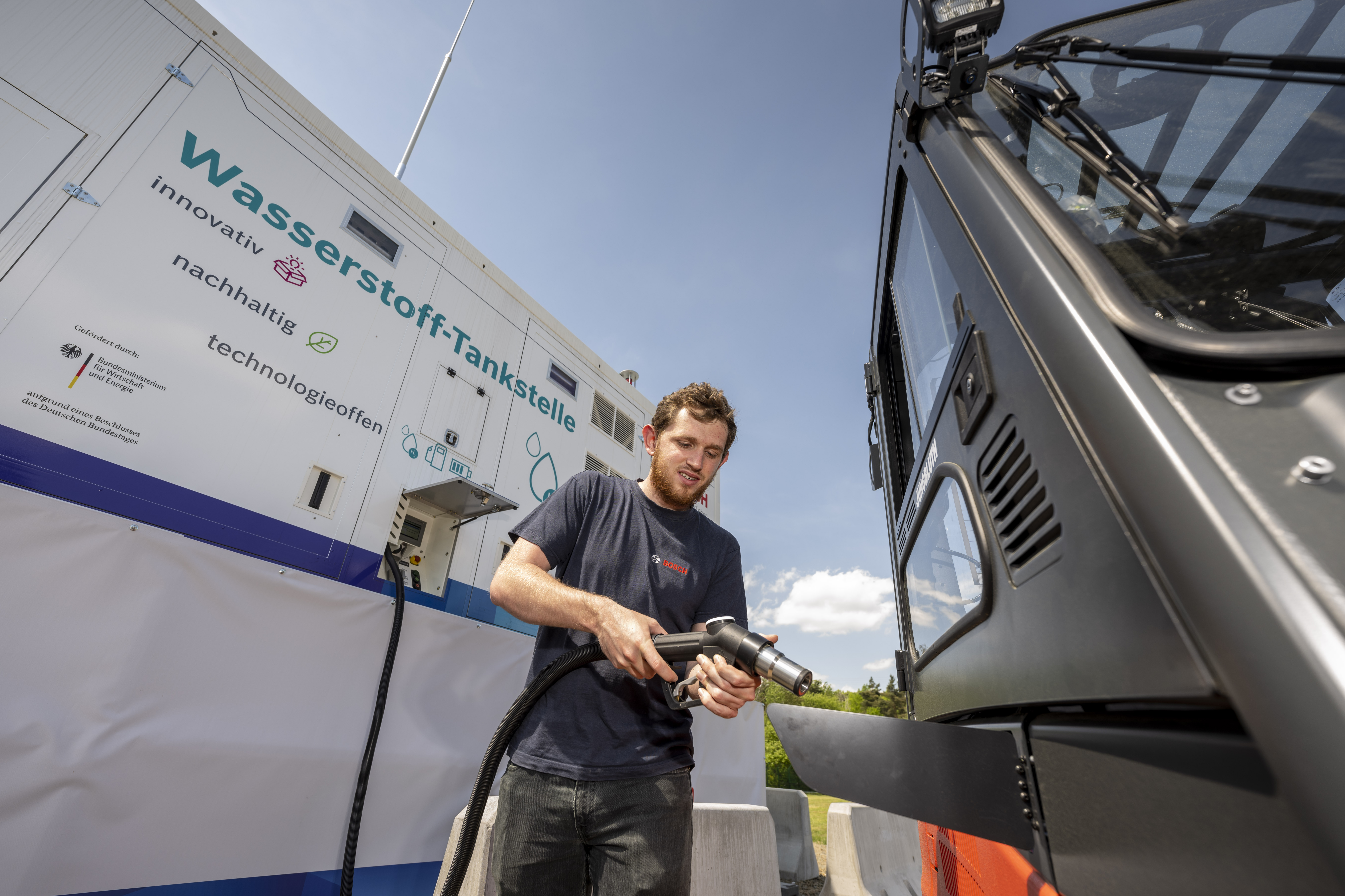 Hydrogen fueling station at Bosch plant in Homburg