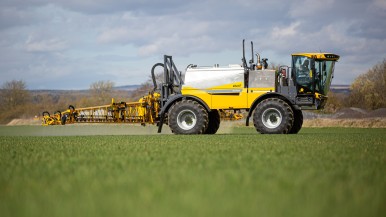 Einsatz von Smart-Farming-Technologie zur Bekämpfung der invasiven Verbreitung d ...