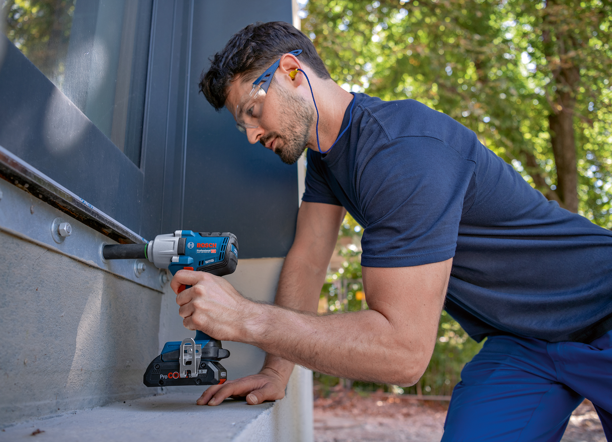 Full control with metal, wood, and now even concrete: New professional cordless impact wrench from Bosch