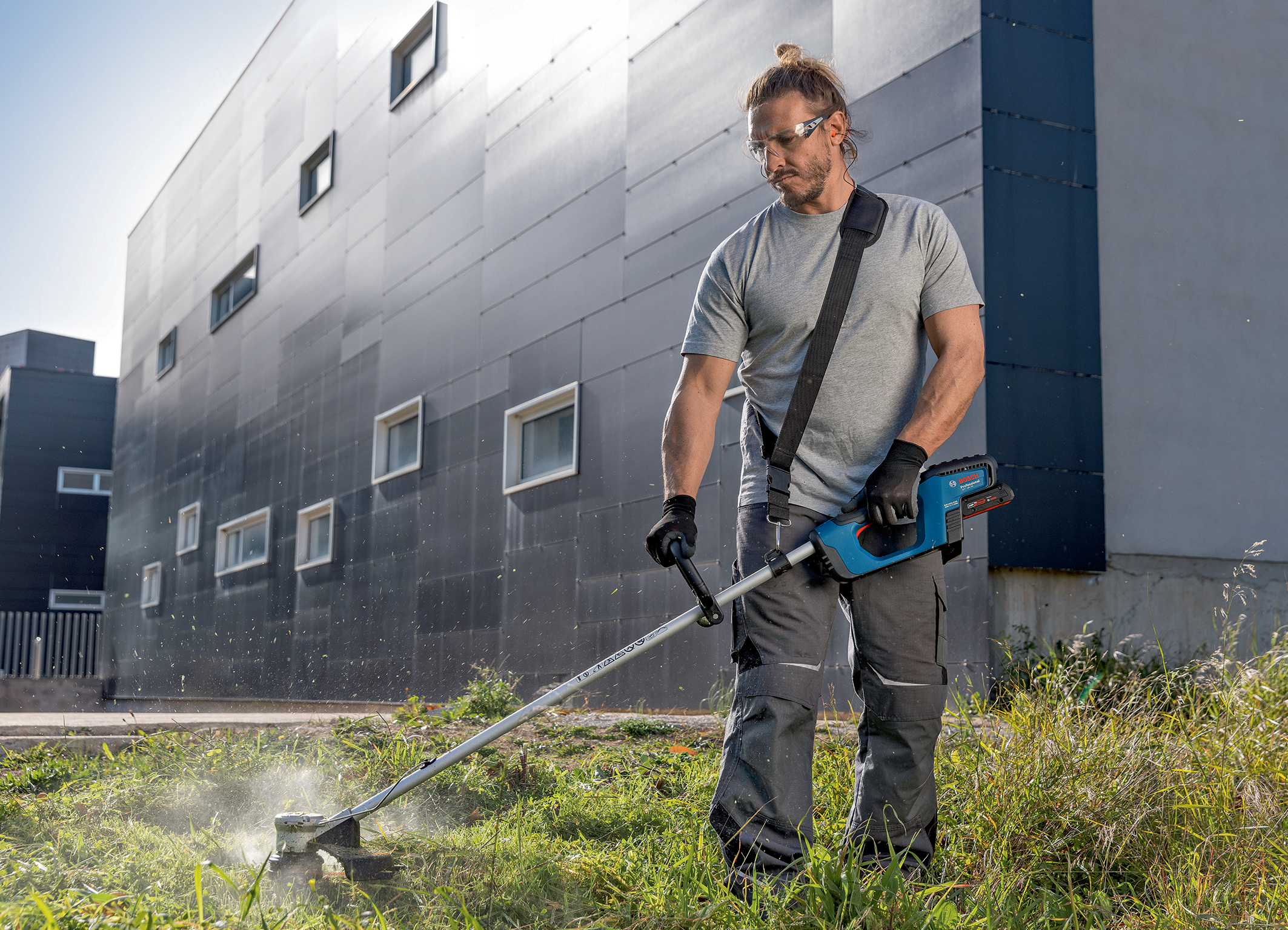 Optimized for professional use: GRT 18V-33 Professional cordless grass trimmer from Bosch
