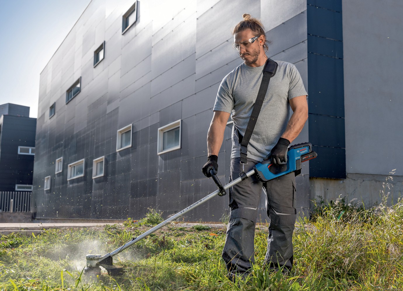 Für die professionelle Anwendung optimiert AkkuRasentrimmer GRT 18V