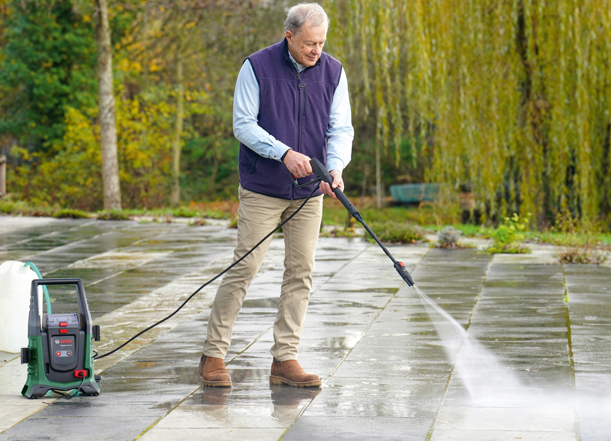 Two different pressure modes against the dirt:  Cordless high-pressure washer UniversalAquatak 36V-100 from Bosch