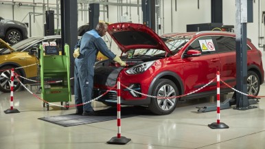 Netzwerk der Bosch Car Service-Betriebe setzt den Fokus auf das Thema Elektromob ...